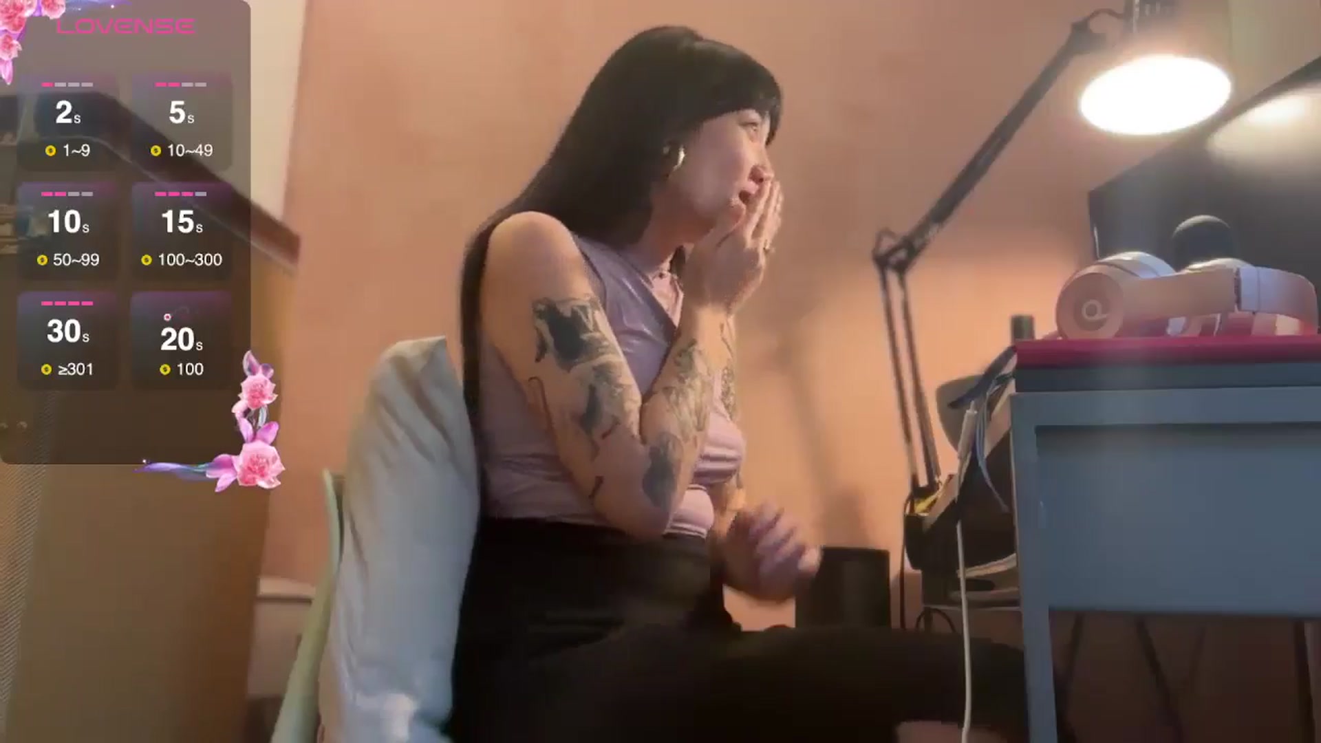 Gallery image thumbnail from luna_tsukiko's myfreecams stream on, 10/24/2024, 18:18 image 16 of 20