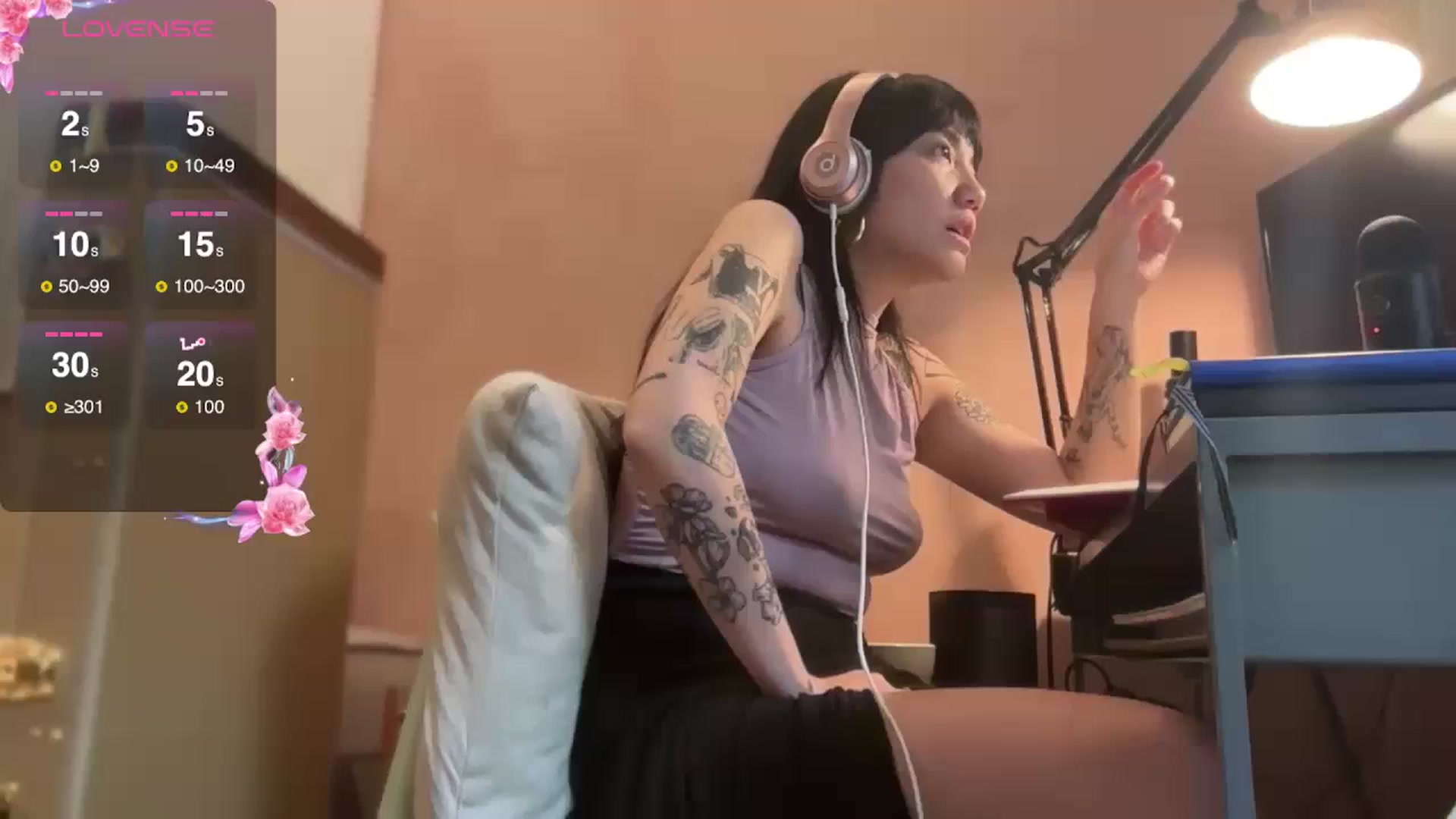 Gallery image thumbnail from luna_tsukiko's myfreecams stream on, 10/24/2024, 19:51 image 15 of 20