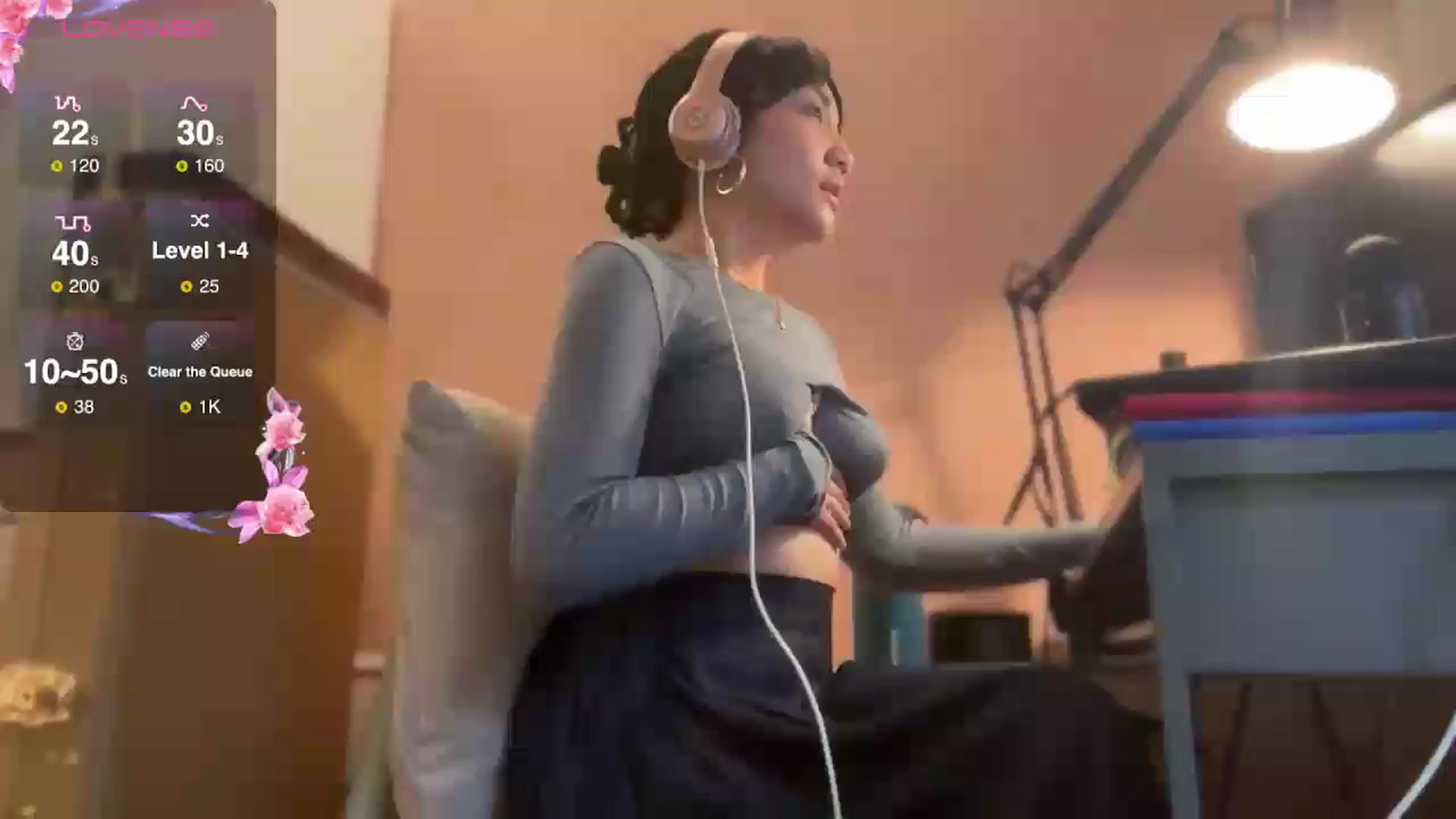 Gallery image thumbnail from luna_tsukiko's myfreecams stream on, 10/25/2024, 16:41 image 4 of 20
