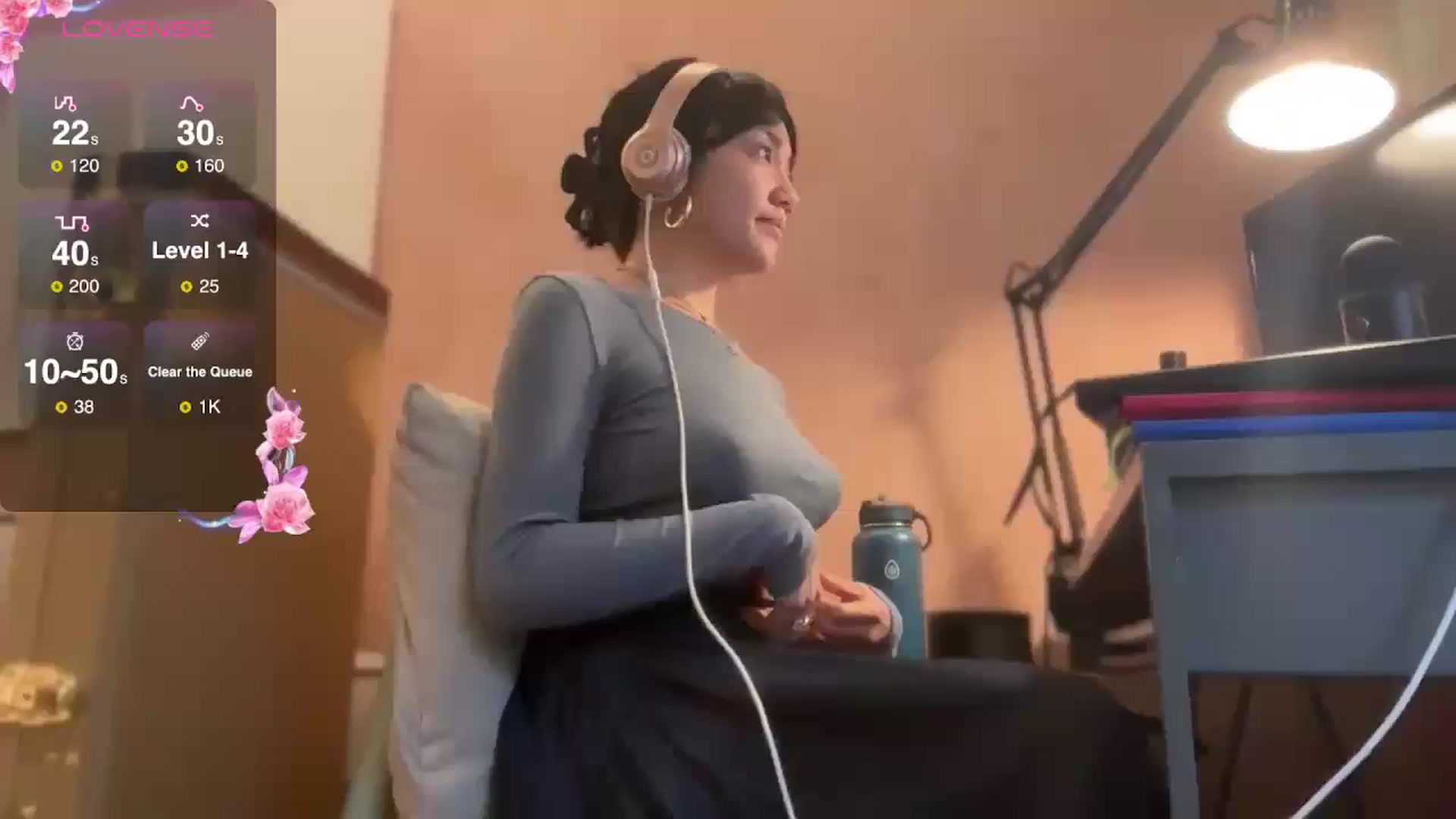 Gallery image thumbnail from luna_tsukiko's myfreecams stream on, 10/25/2024, 16:41 image 2 of 20