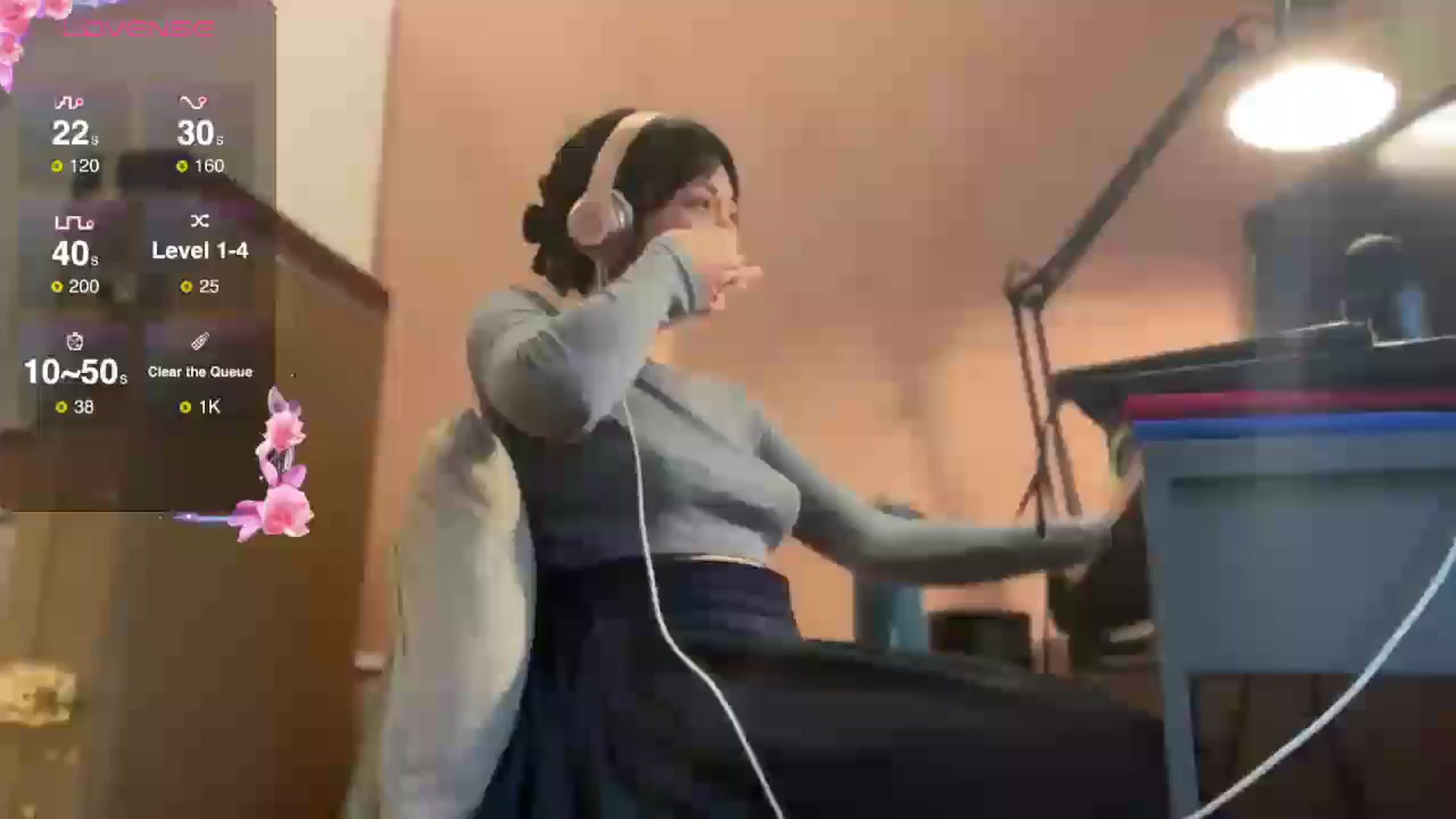 Gallery image thumbnail from luna_tsukiko's myfreecams stream on, 10/25/2024, 16:59 image 2 of 20