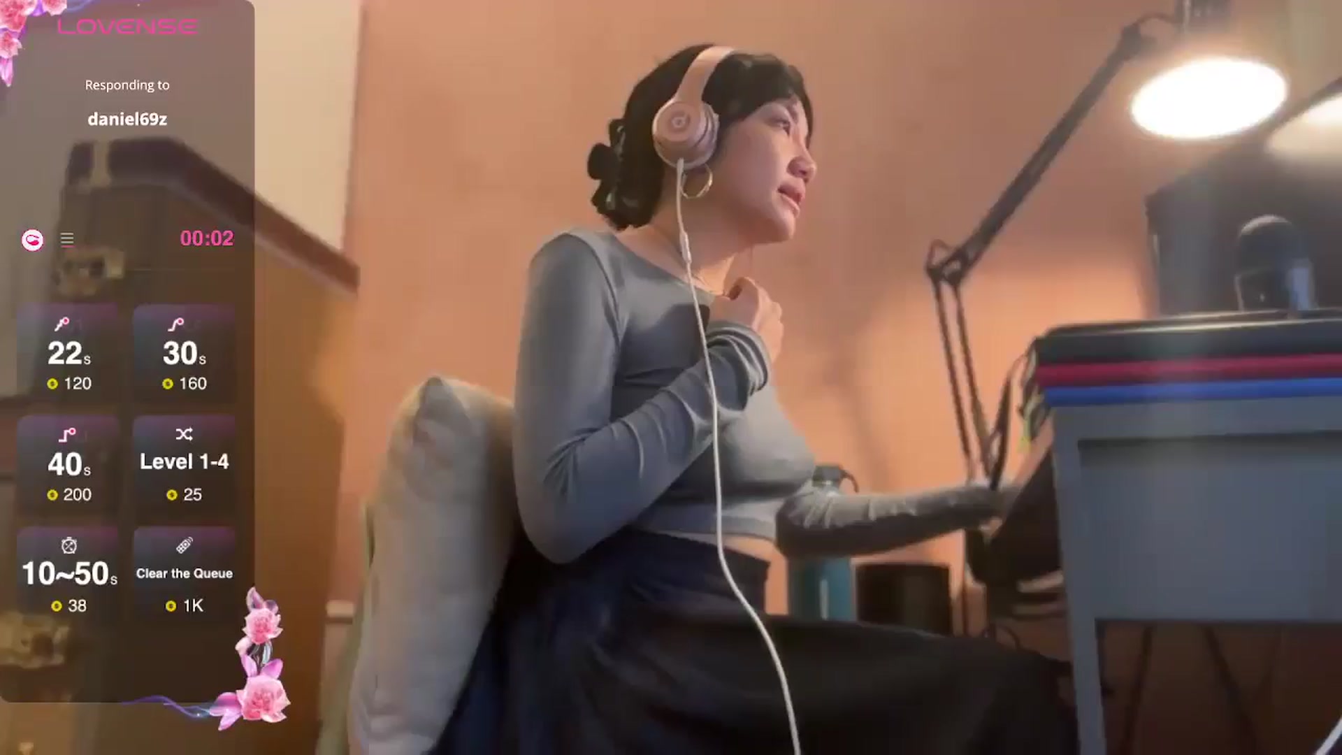 Gallery image thumbnail from luna_tsukiko's myfreecams stream on, 10/25/2024, 16:59 image 7 of 20