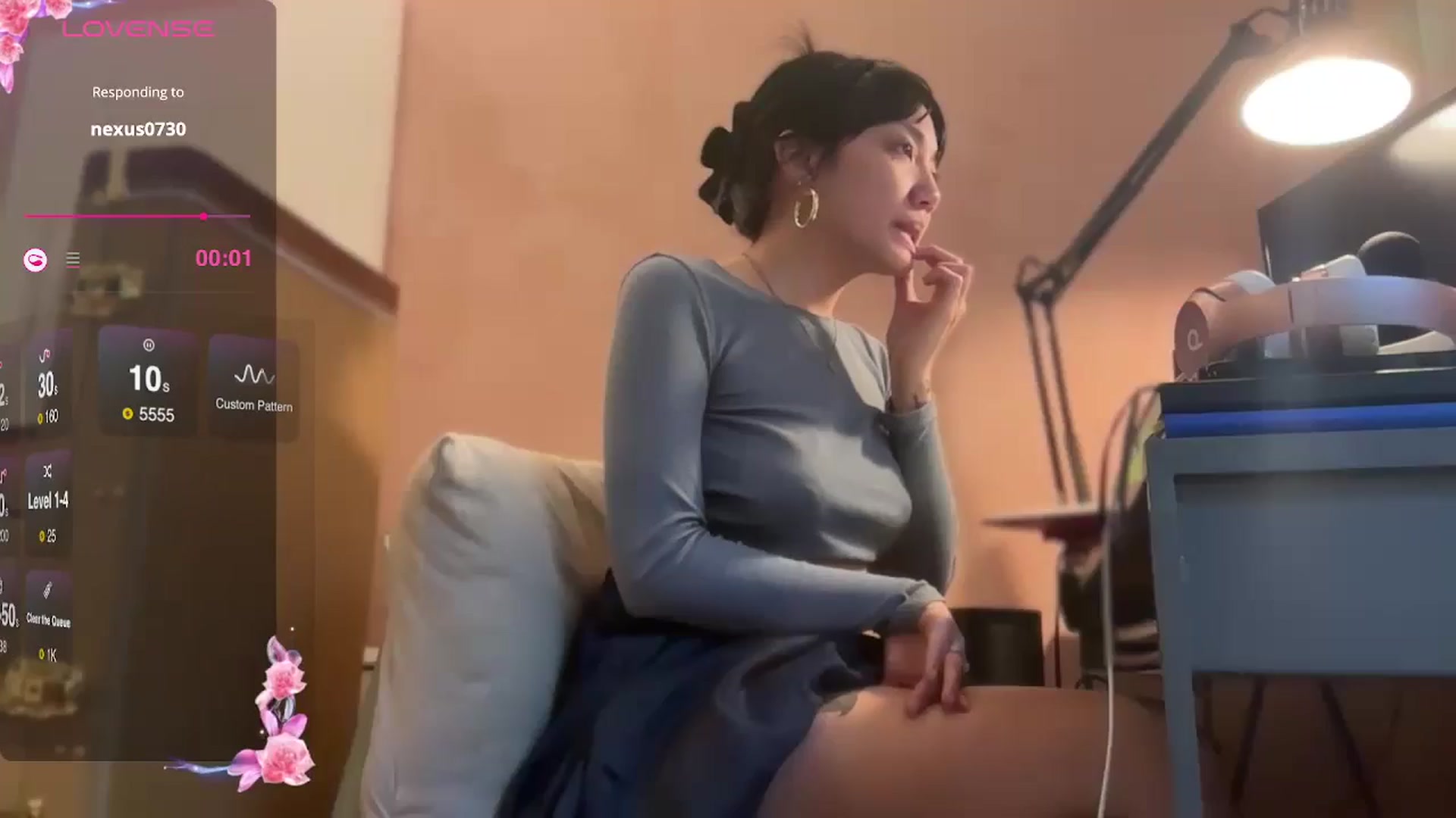 Gallery image thumbnail from luna_tsukiko's myfreecams stream on, 10/25/2024, 18:21 image 15 of 20