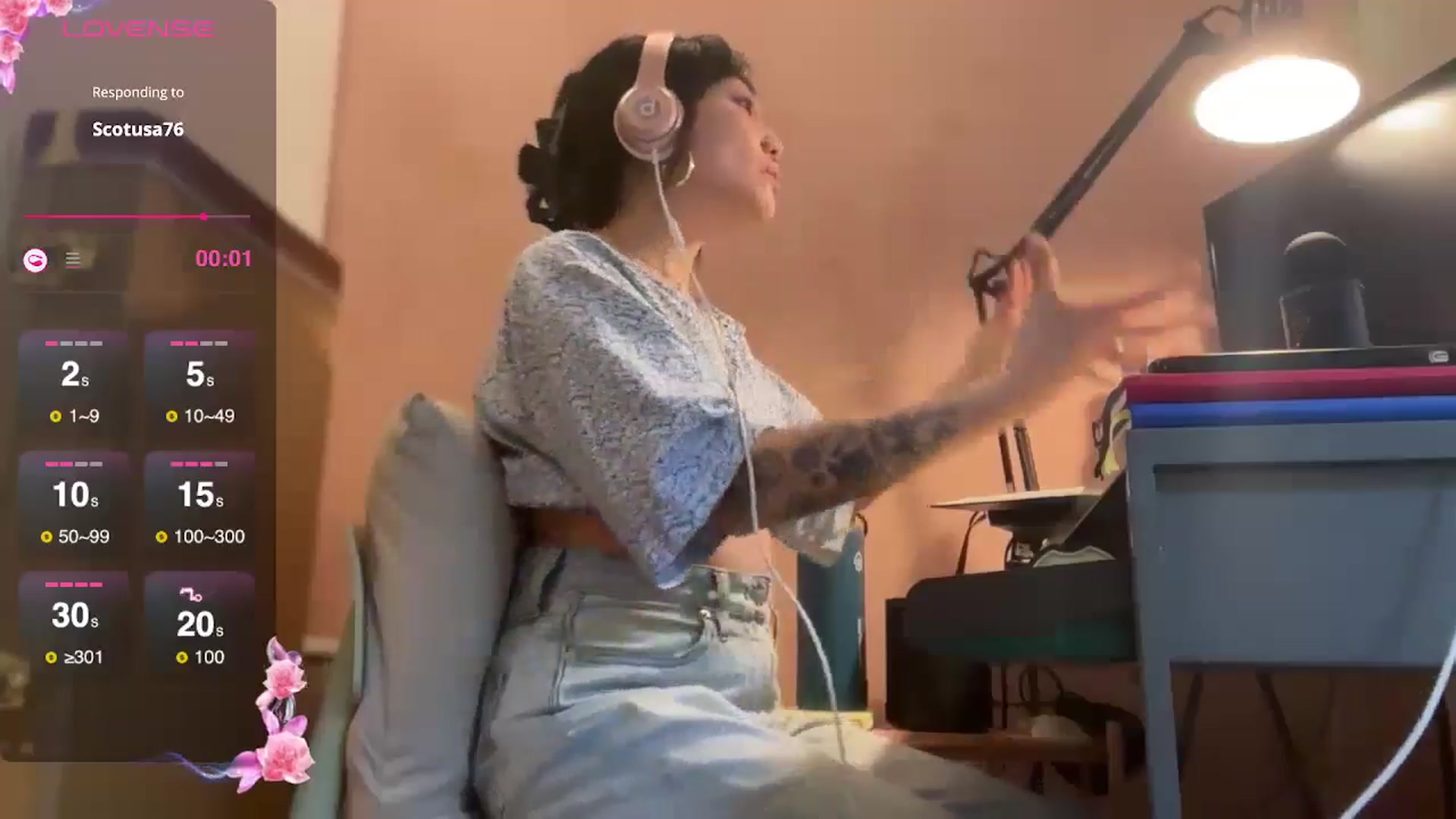 Gallery image thumbnail from luna_tsukiko's myfreecams stream on, 10/26/2024, 15:36 image 19 of 20