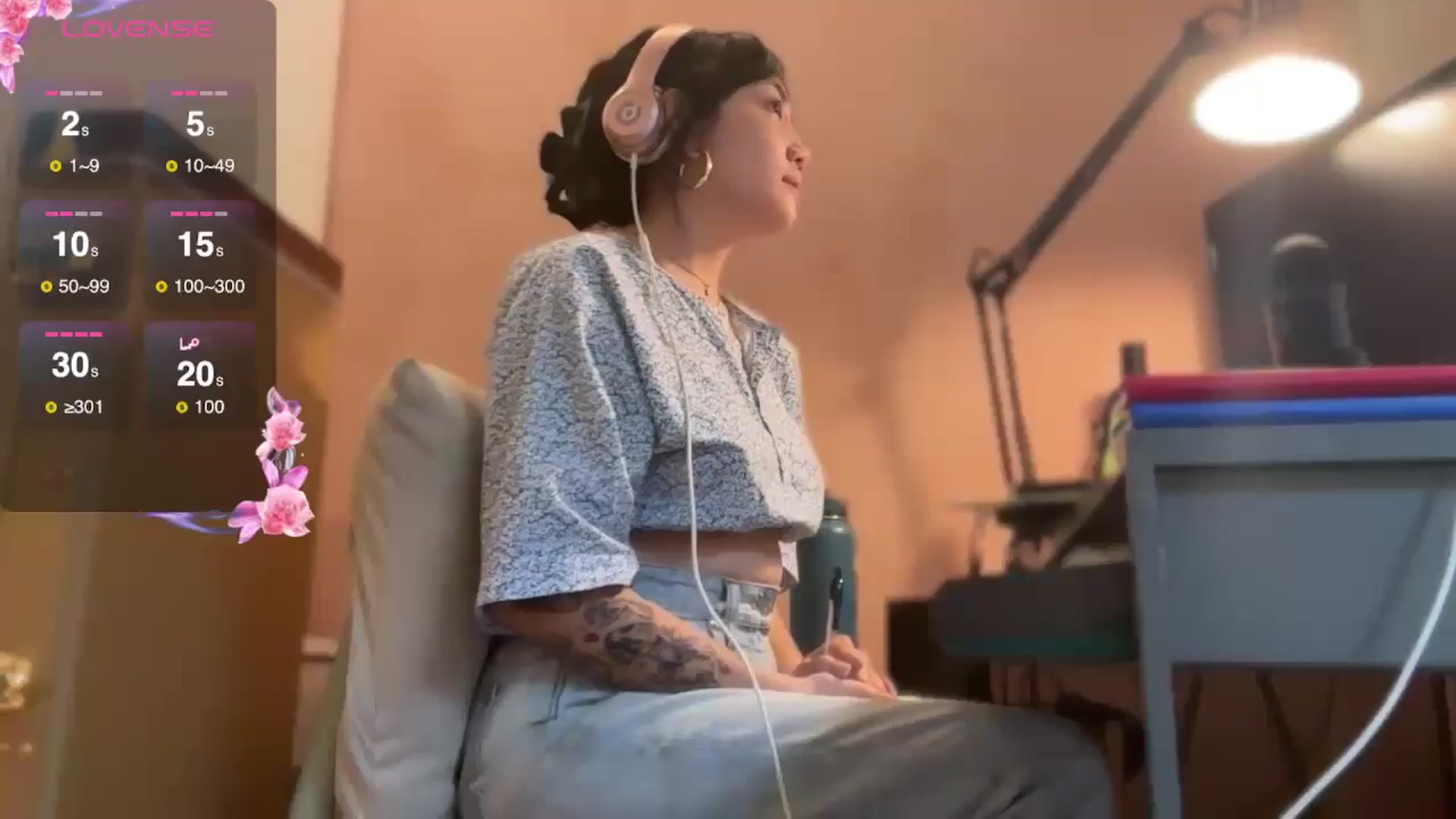 Gallery image thumbnail from luna_tsukiko's myfreecams stream on, 10/26/2024, 16:24 image 1 of 20