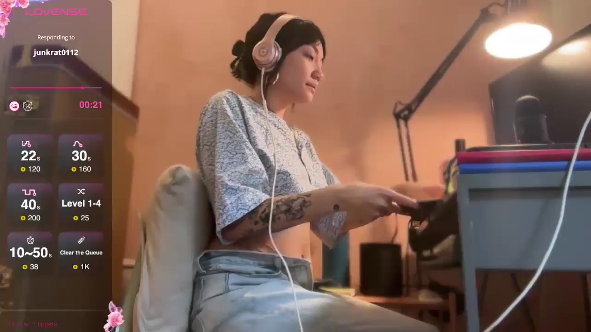 Gallery image thumbnail from luna_tsukiko's myfreecams stream on, 10/26/2024, 17:26 image 5 of 20