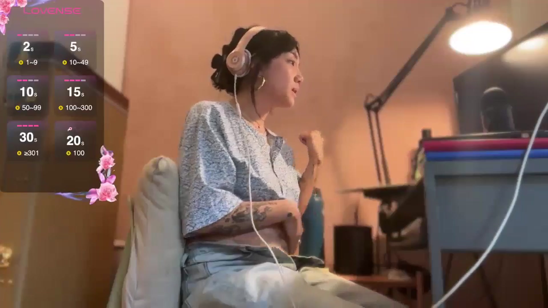 Gallery image thumbnail from luna_tsukiko's myfreecams stream on, 10/26/2024, 17:26 image 19 of 20