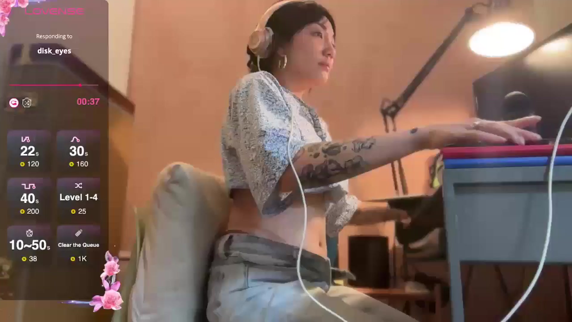 Gallery image thumbnail from luna_tsukiko's myfreecams stream on, 10/26/2024, 17:26 image 12 of 20