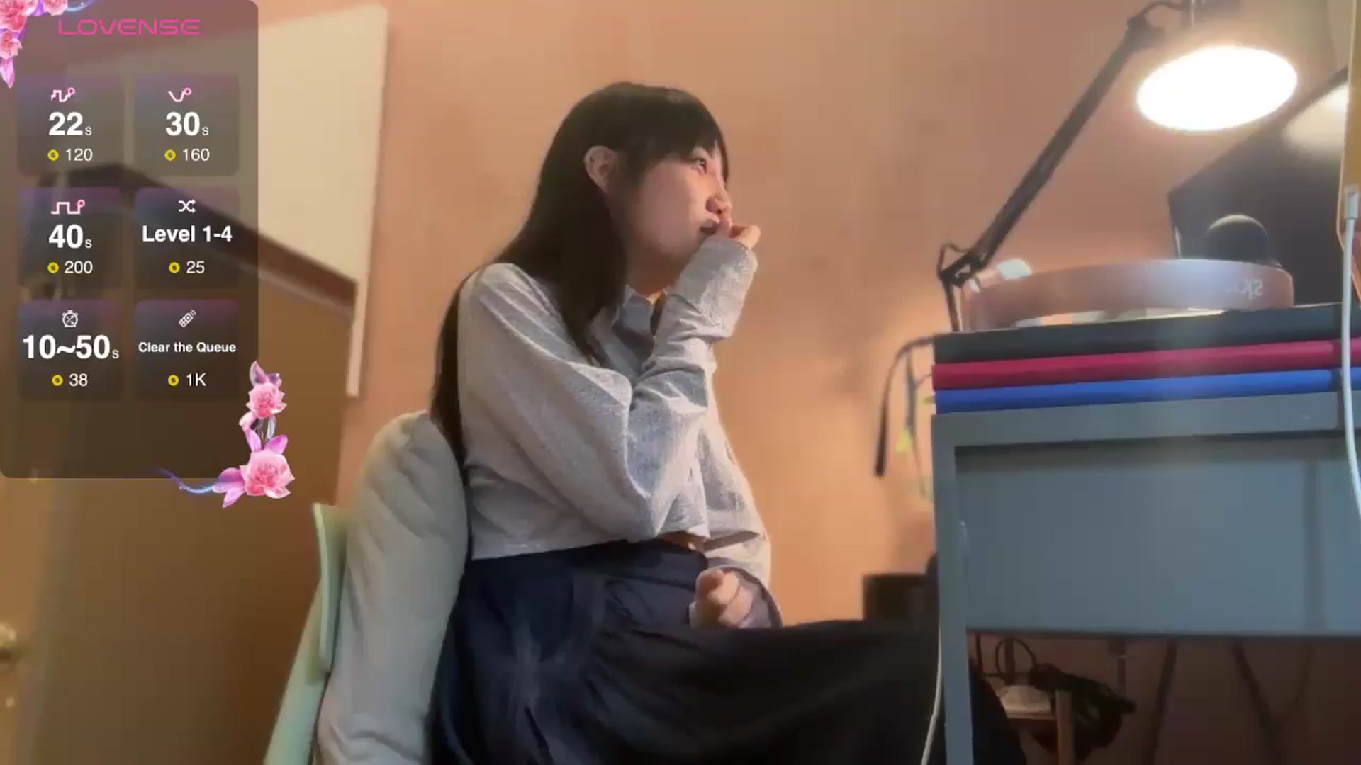 Gallery image thumbnail from luna_tsukiko's myfreecams stream on, 10/28/2024, 15:28 image 11 of 20