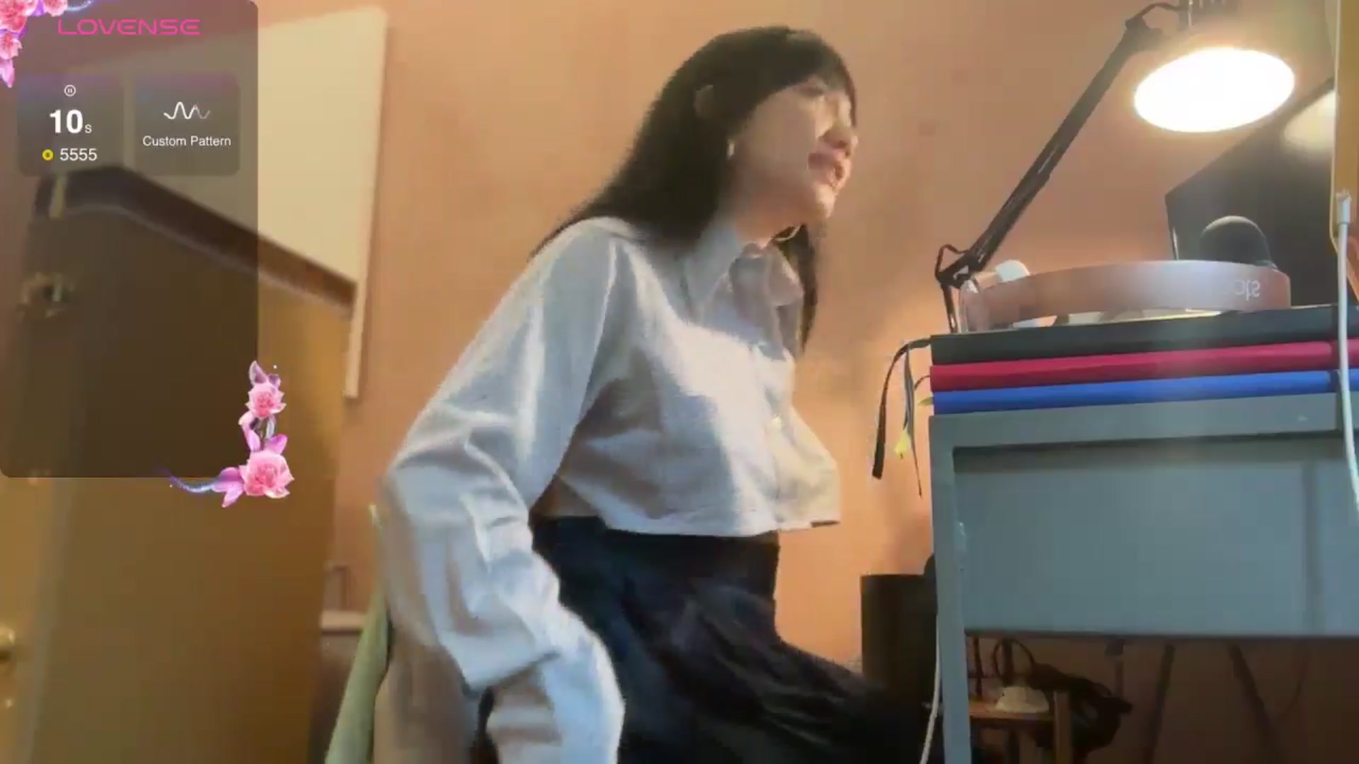 Gallery image thumbnail from luna_tsukiko's myfreecams stream on, 10/28/2024, 16:24 image 8 of 20