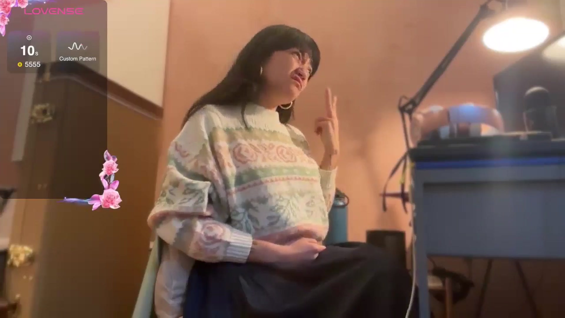 Gallery image thumbnail from luna_tsukiko's myfreecams stream on, 10/29/2024, 15:30 image 15 of 20