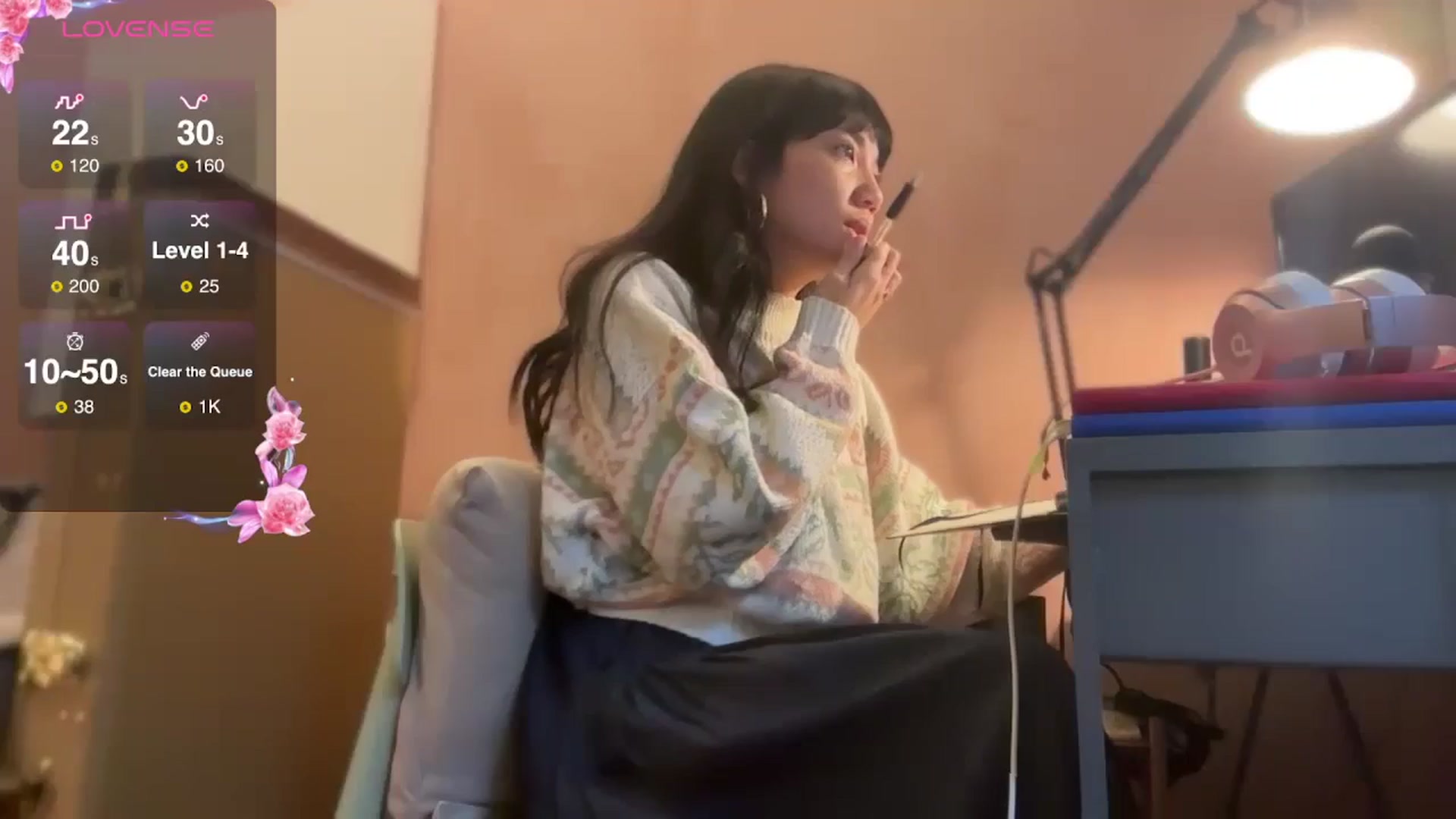Gallery image thumbnail from luna_tsukiko's myfreecams stream on, 10/29/2024, 16:30 image 1 of 20
