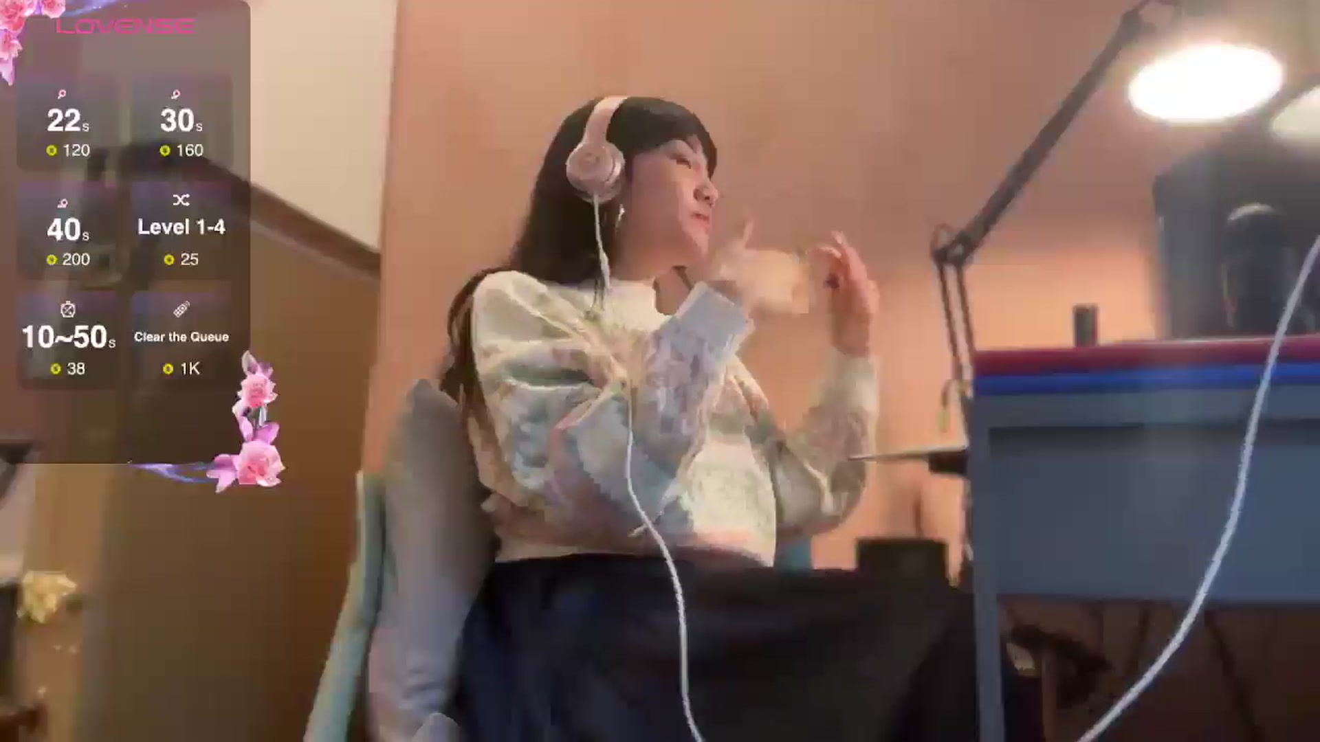 Gallery image thumbnail from luna_tsukiko's myfreecams stream on, 10/29/2024, 16:30 image 19 of 20
