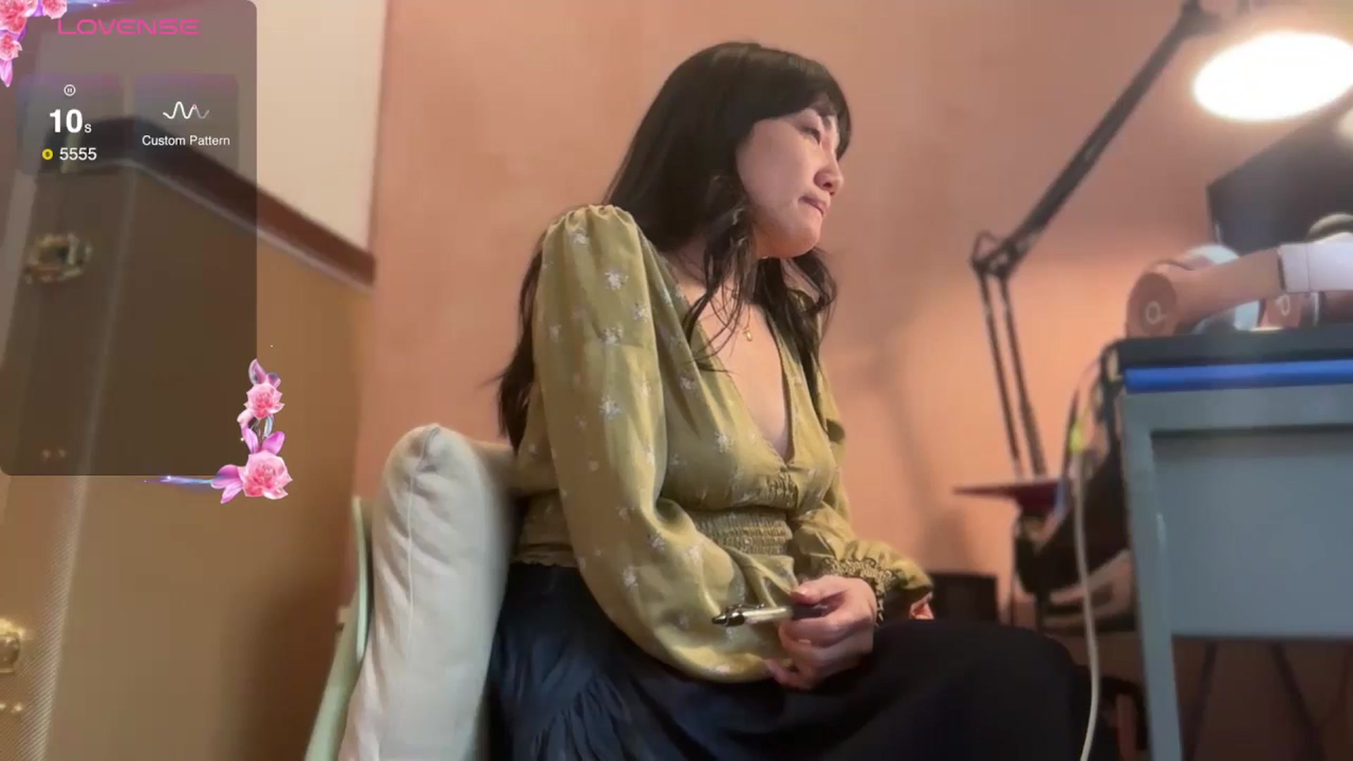 Gallery image thumbnail from luna_tsukiko's myfreecams stream on, 10/29/2024, 21:53 image 13 of 20