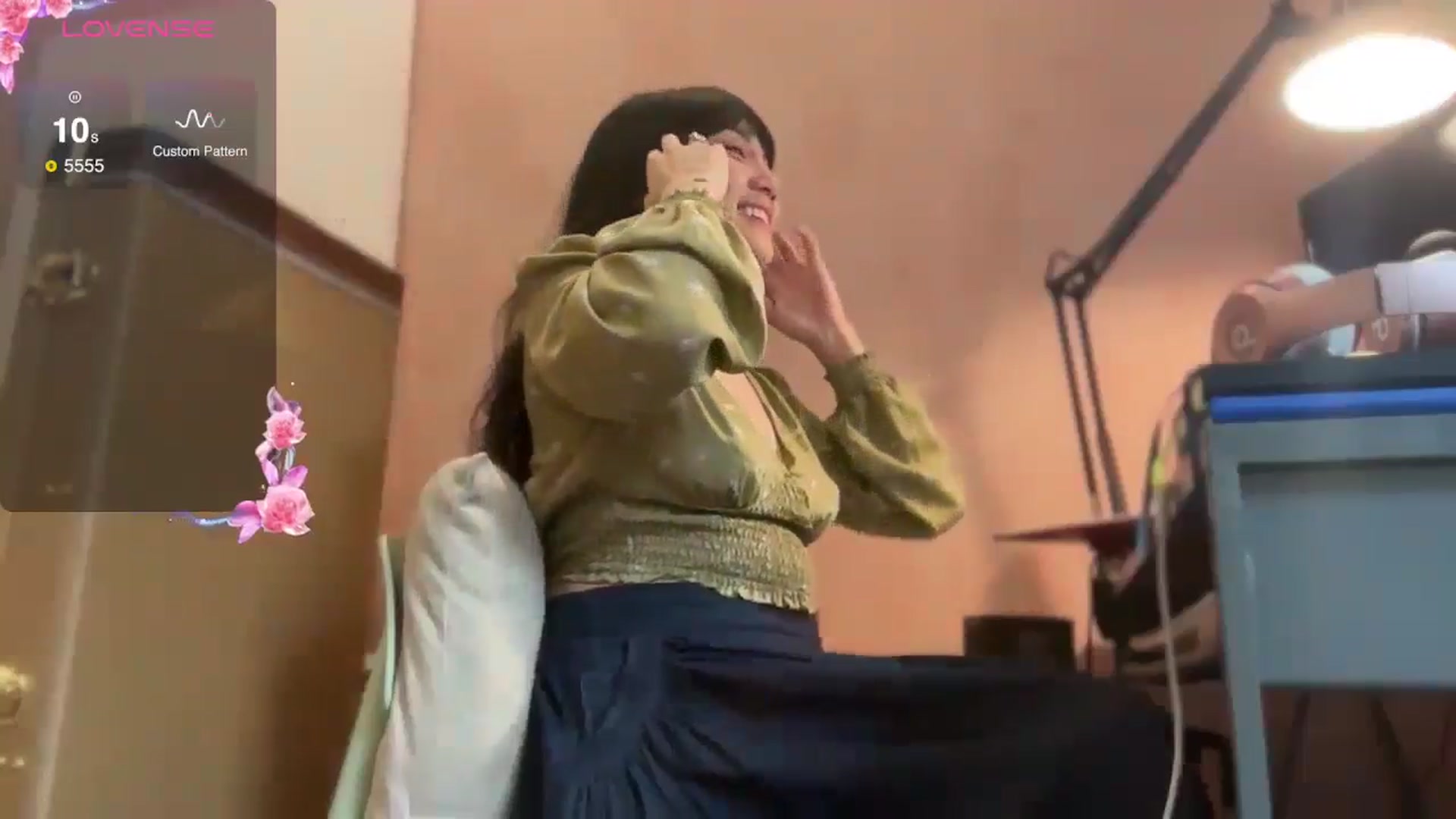 Gallery image thumbnail from luna_tsukiko's myfreecams stream on, 10/29/2024, 21:53 image 20 of 20