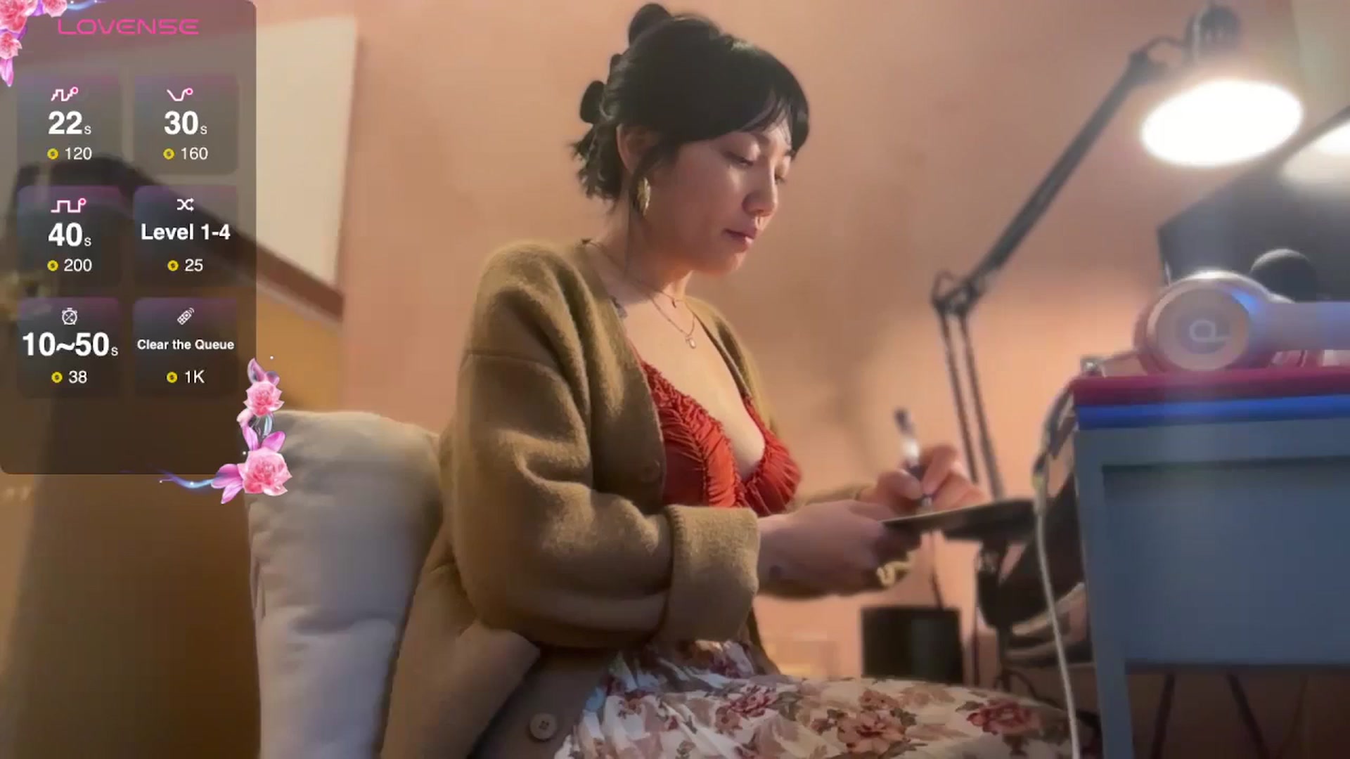 Gallery image thumbnail from luna_tsukiko's myfreecams stream on, 10/30/2024, 15:33 image 20 of 20