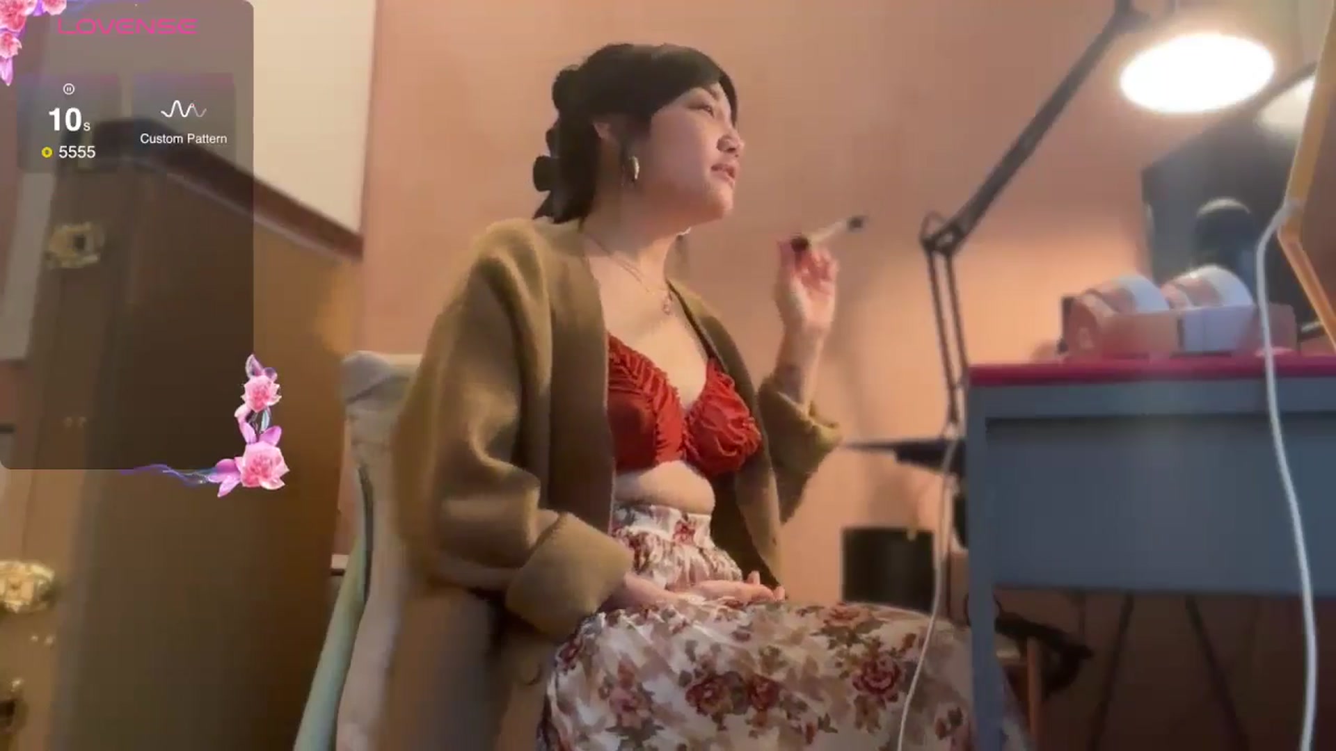 Gallery image thumbnail from luna_tsukiko's myfreecams stream on, 10/30/2024, 17:21 image 16 of 20