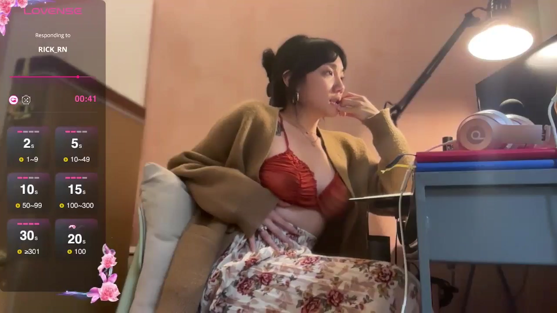 Gallery image thumbnail from luna_tsukiko's myfreecams stream on, 10/30/2024, 21:33 image 16 of 20