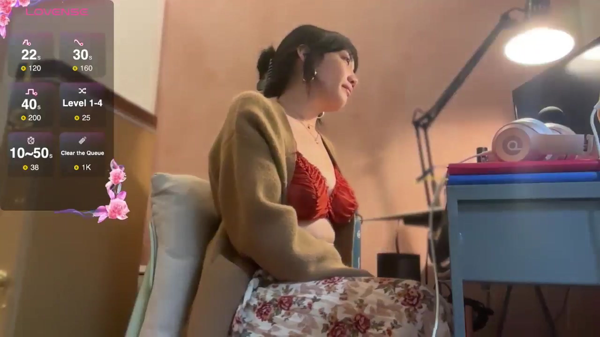 Gallery image thumbnail from luna_tsukiko's myfreecams stream on, 10/30/2024, 21:33 image 15 of 20
