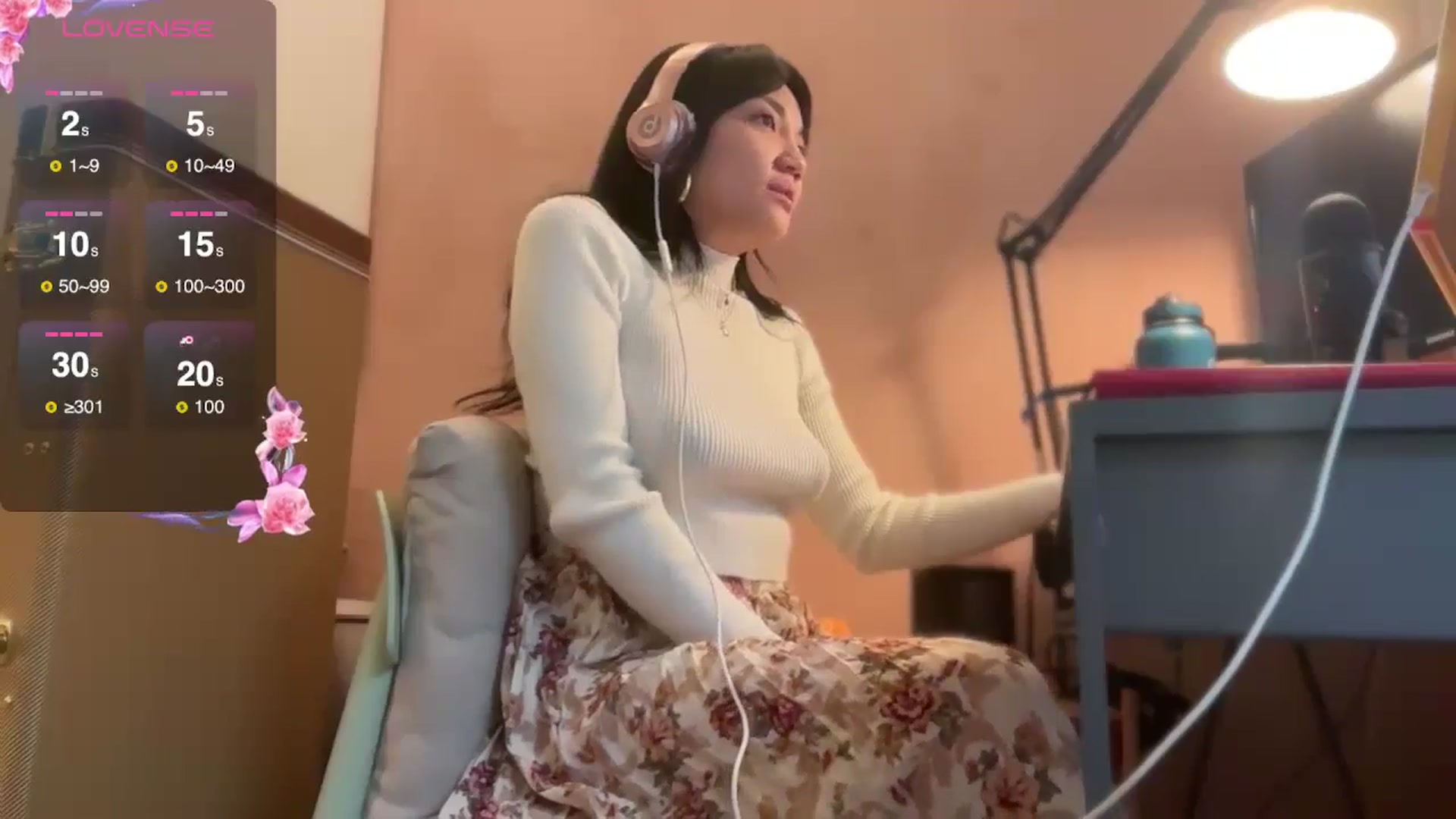 Gallery image thumbnail from luna_tsukiko's myfreecams stream on, 11/04/2024, 18:02 image 5 of 20