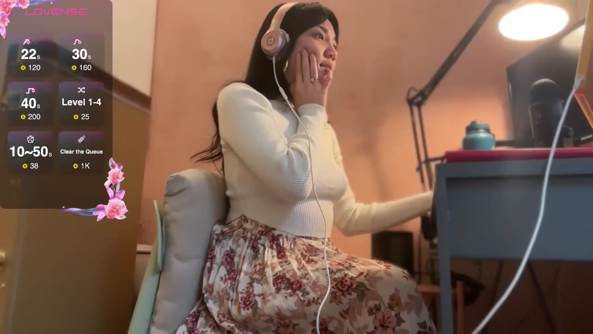Gallery image thumbnail from luna_tsukiko's myfreecams stream on, 11/04/2024, 18:02 image 1 of 20