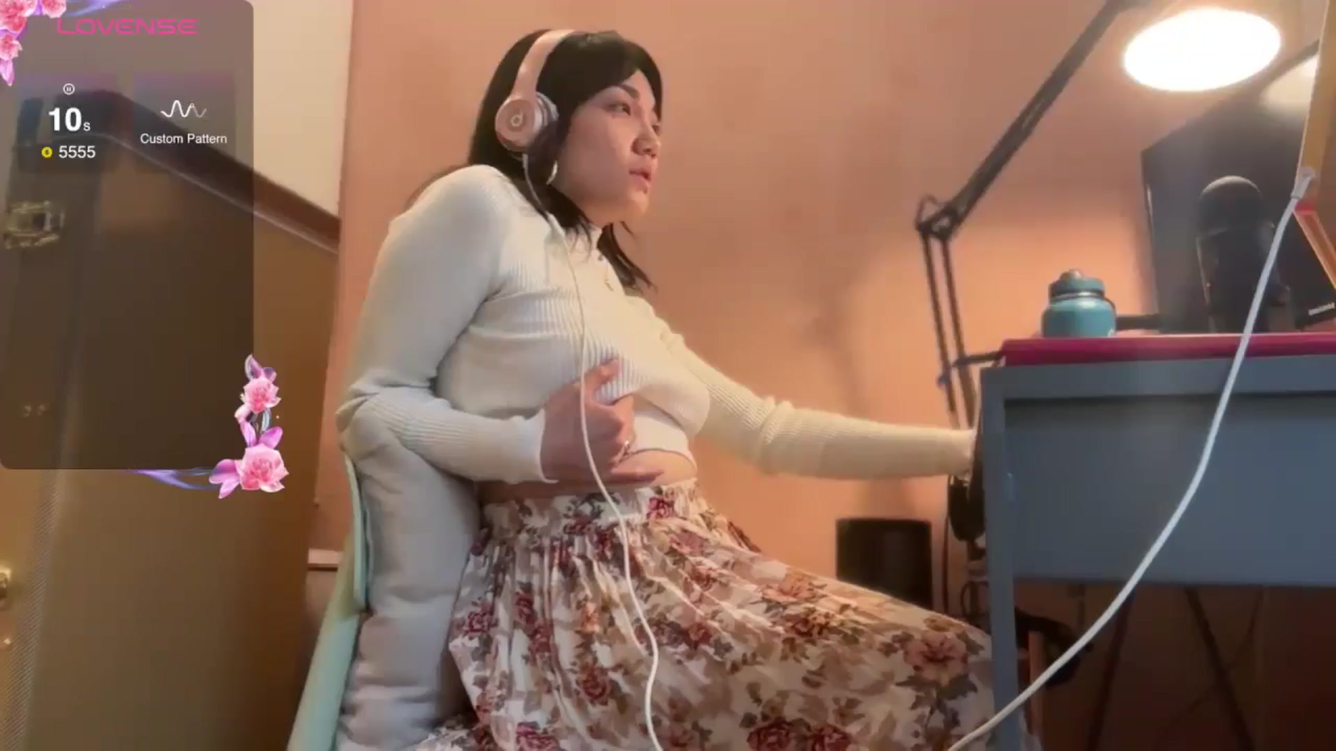 Gallery image thumbnail from luna_tsukiko's myfreecams stream on, 11/04/2024, 18:02 image 17 of 20