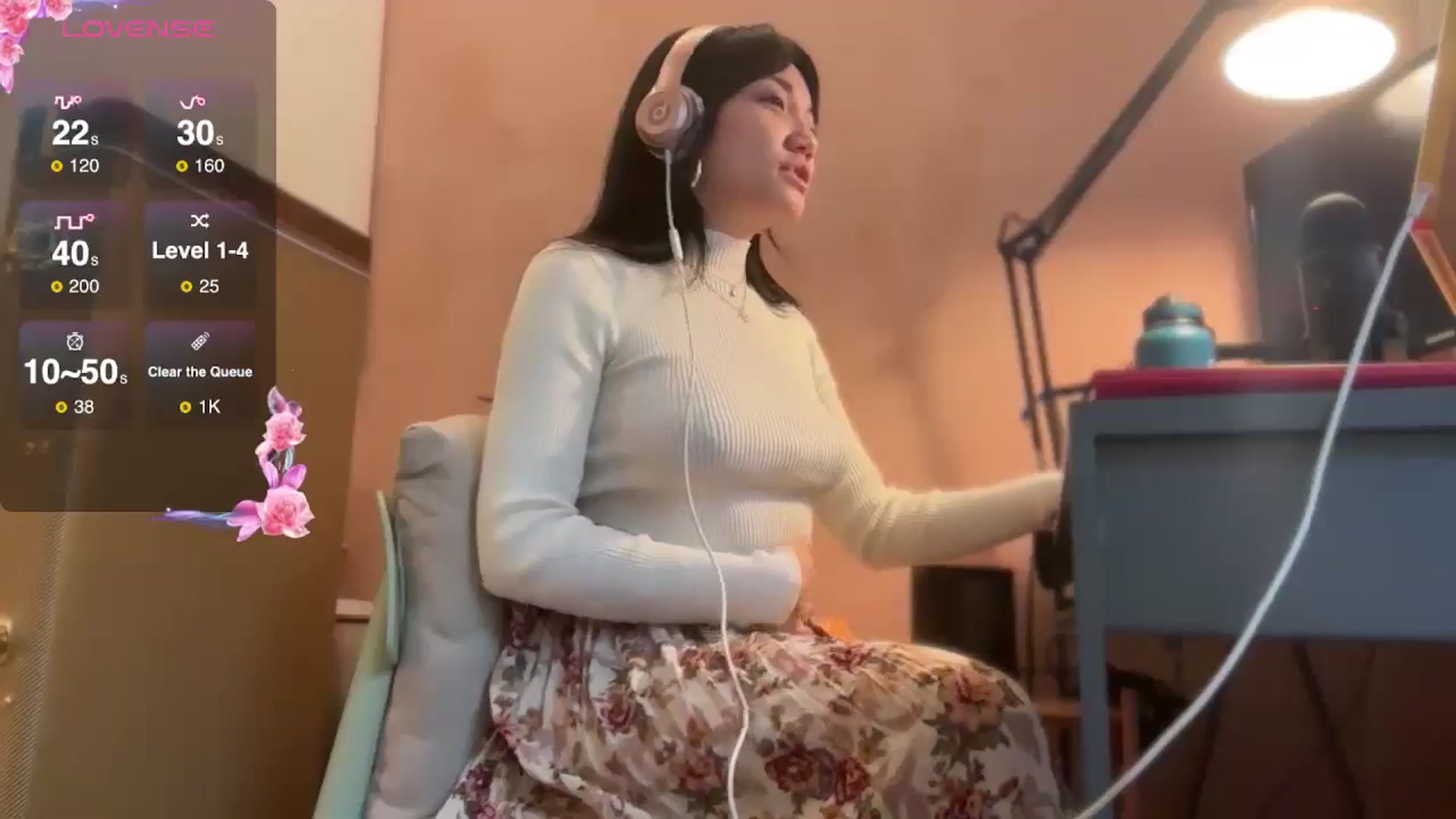 Gallery image thumbnail from luna_tsukiko's myfreecams stream on, 11/04/2024, 18:02 image 11 of 20