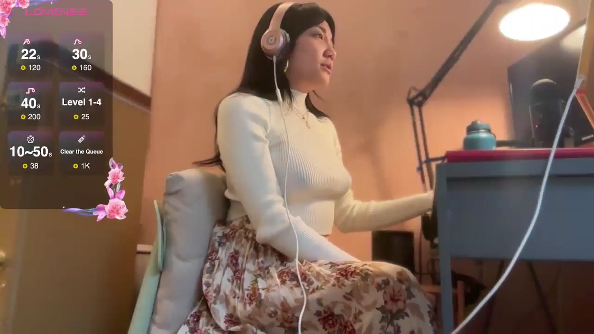 Gallery image thumbnail from luna_tsukiko's myfreecams stream on, 11/04/2024, 18:02 image 8 of 20