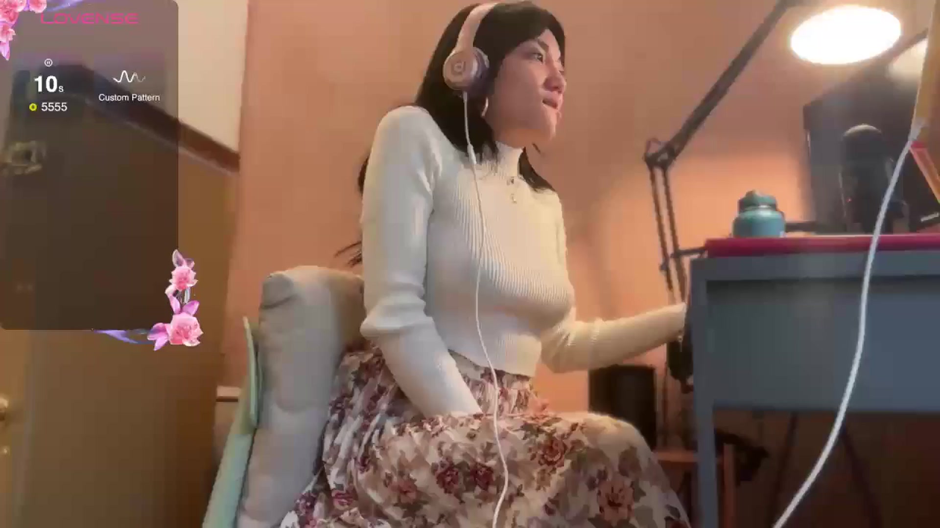 Gallery image thumbnail from luna_tsukiko's myfreecams stream on, 11/04/2024, 18:02 image 4 of 20