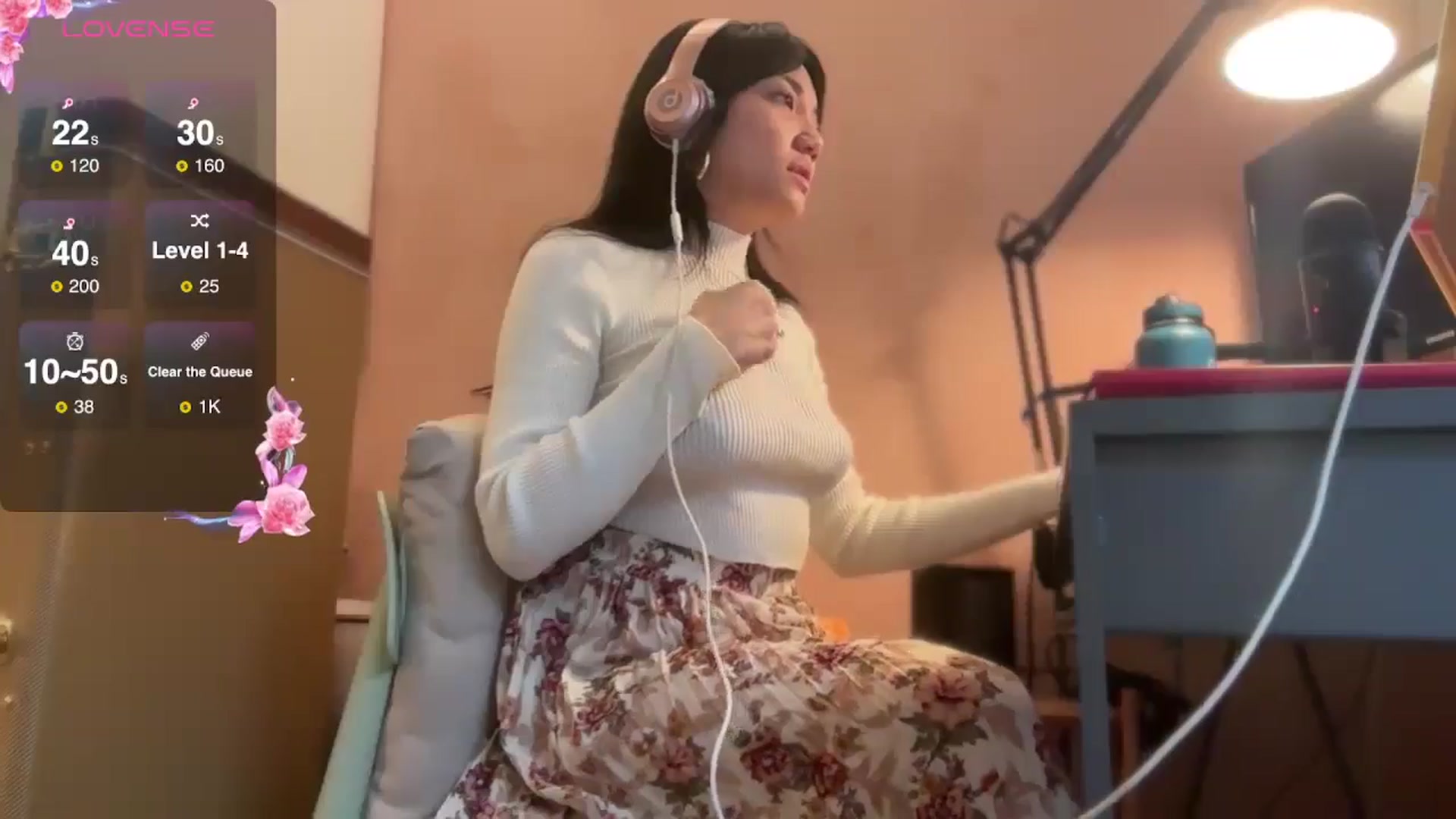 Gallery image thumbnail from luna_tsukiko's myfreecams stream on, 11/04/2024, 18:02 image 6 of 20