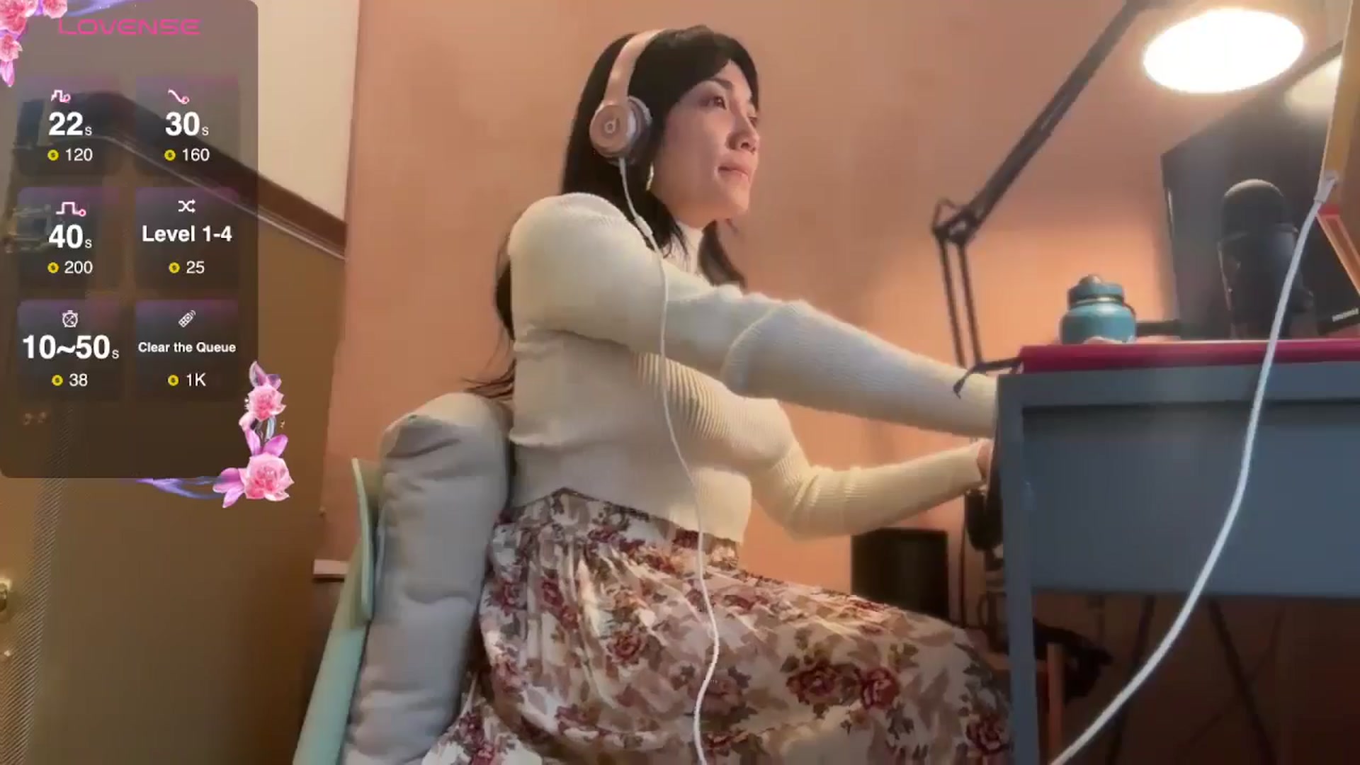 Gallery image thumbnail from luna_tsukiko's myfreecams stream on, 11/04/2024, 18:02 image 16 of 20
