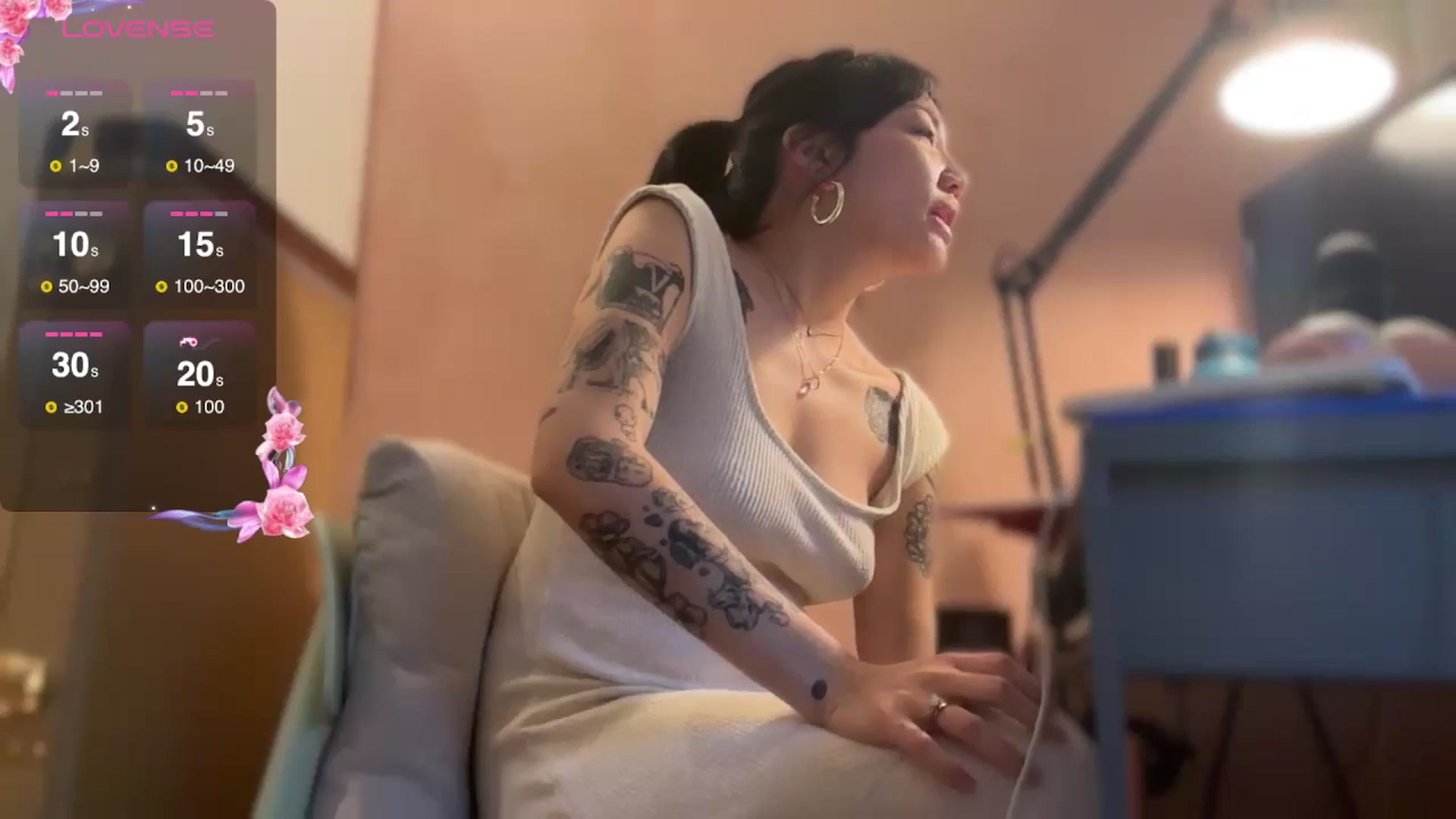 Gallery image thumbnail from luna_tsukiko's myfreecams stream on, 11/05/2024, 15:59 image 7 of 20