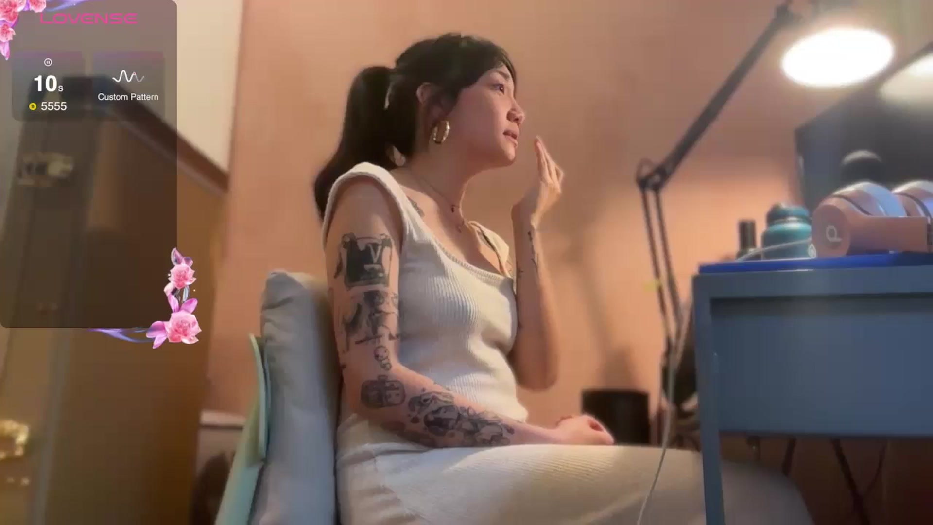 Gallery image thumbnail from luna_tsukiko's myfreecams stream on, 11/05/2024, 16:48 image 12 of 20