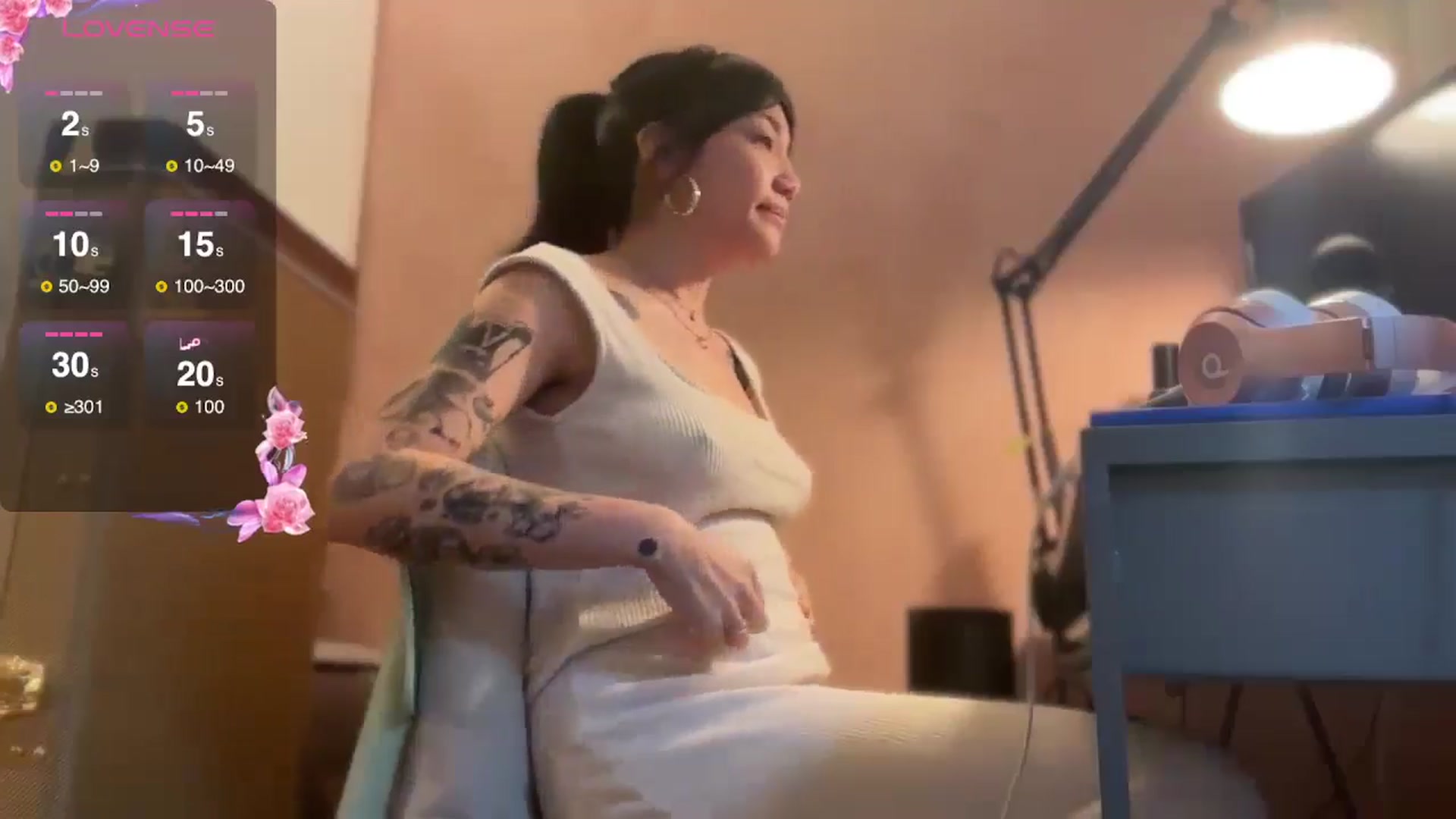 Gallery image thumbnail from luna_tsukiko's myfreecams stream on, 11/05/2024, 16:48 image 10 of 20