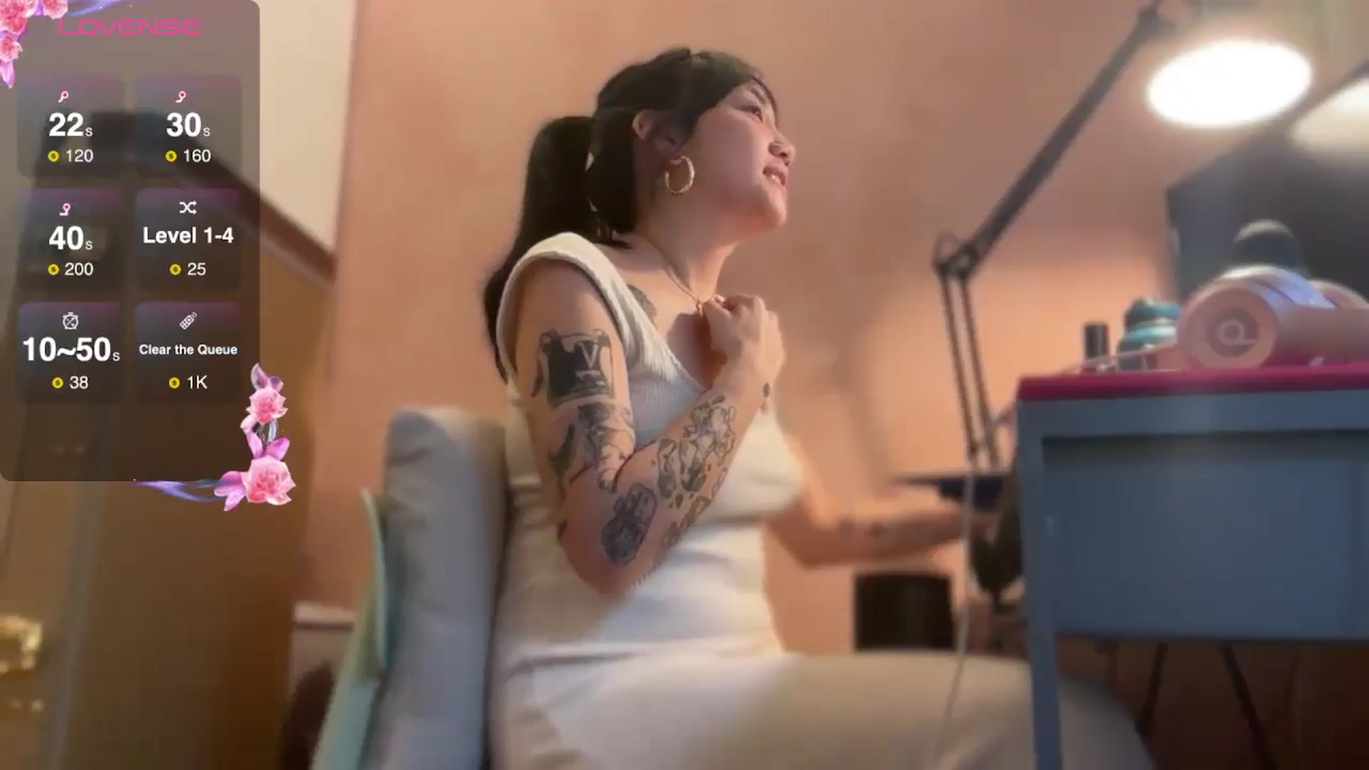 Gallery image thumbnail from luna_tsukiko's myfreecams stream on, 11/05/2024, 16:48 image 14 of 20