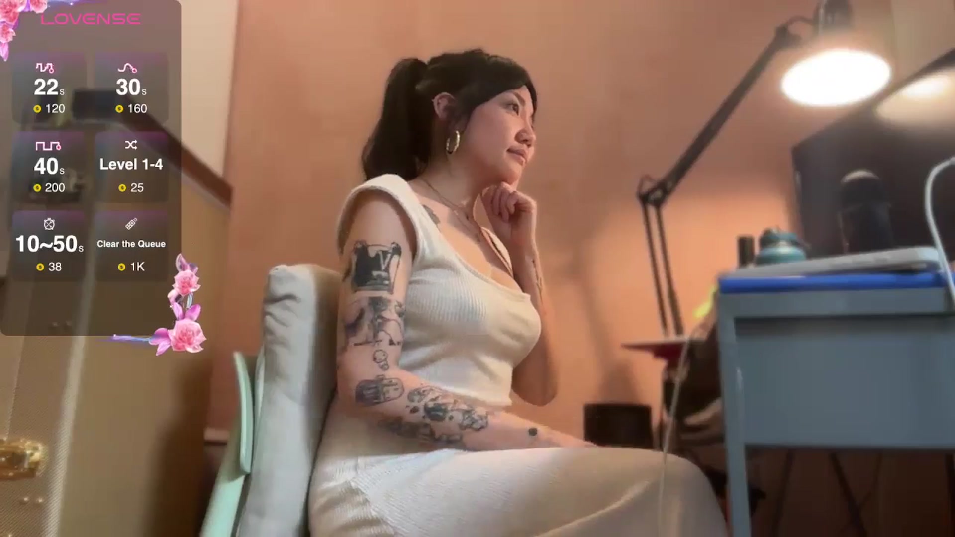 Gallery image thumbnail from luna_tsukiko's myfreecams stream on, 11/05/2024, 20:27 image 13 of 20