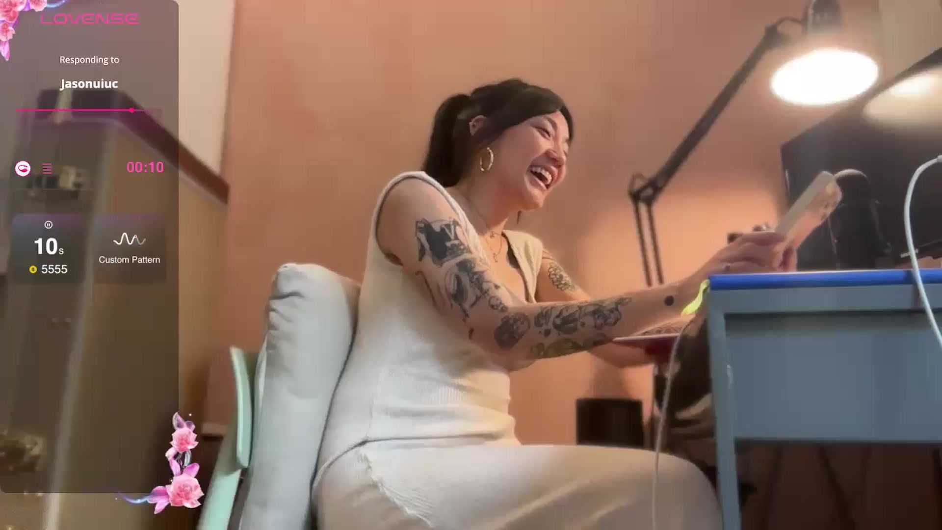 Gallery image thumbnail from luna_tsukiko's myfreecams stream on, 11/05/2024, 20:27 image 16 of 20