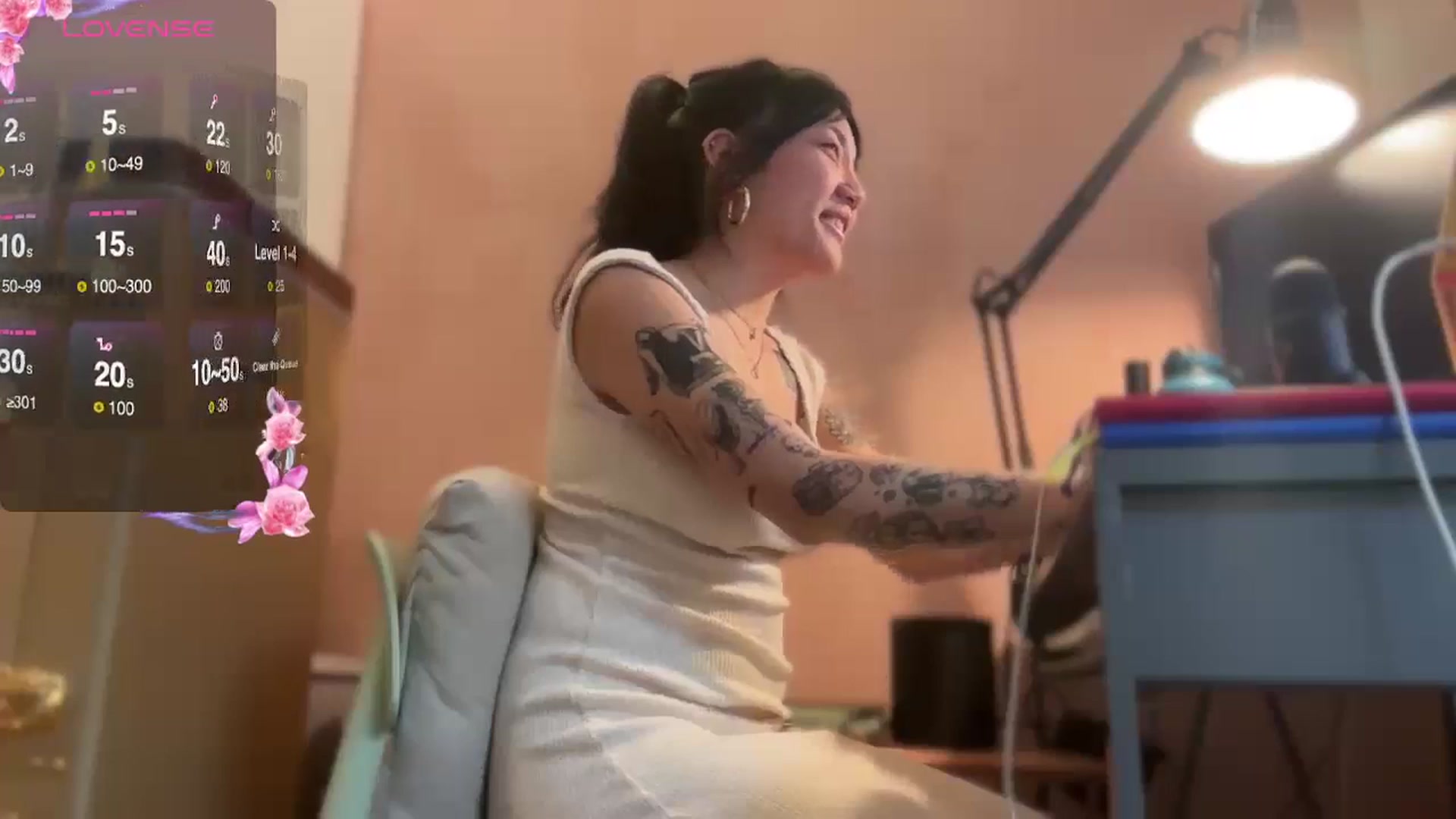 Gallery image thumbnail from luna_tsukiko's myfreecams stream on, 11/05/2024, 21:13 image 19 of 20