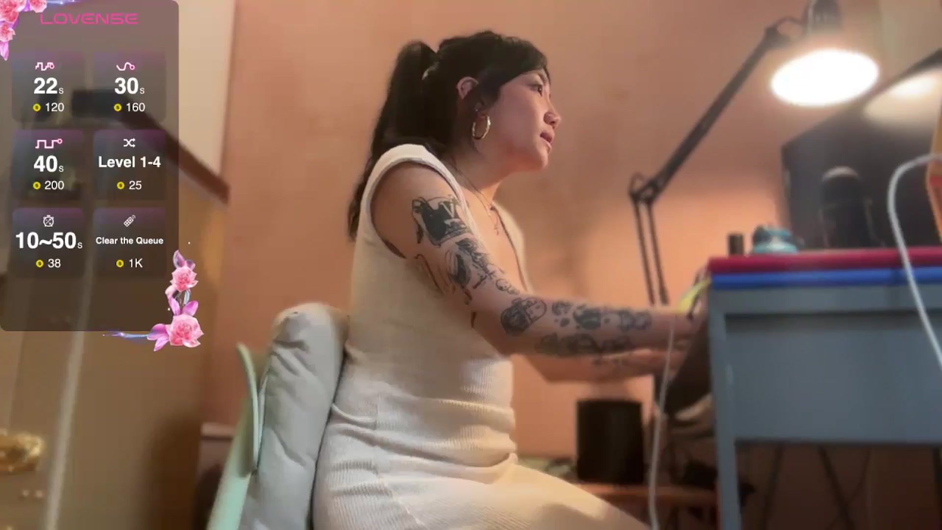 Gallery image thumbnail from luna_tsukiko's myfreecams stream on, 11/05/2024, 21:13 image 15 of 20