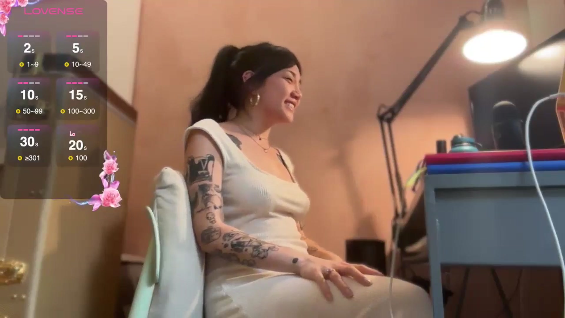 Gallery image thumbnail from luna_tsukiko's myfreecams stream on, 11/05/2024, 21:13 image 6 of 20