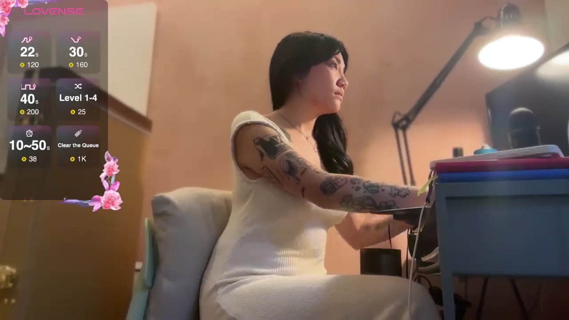 Gallery image thumbnail from luna_tsukiko's myfreecams stream on, 11/06/2024, 16:04 image 18 of 20