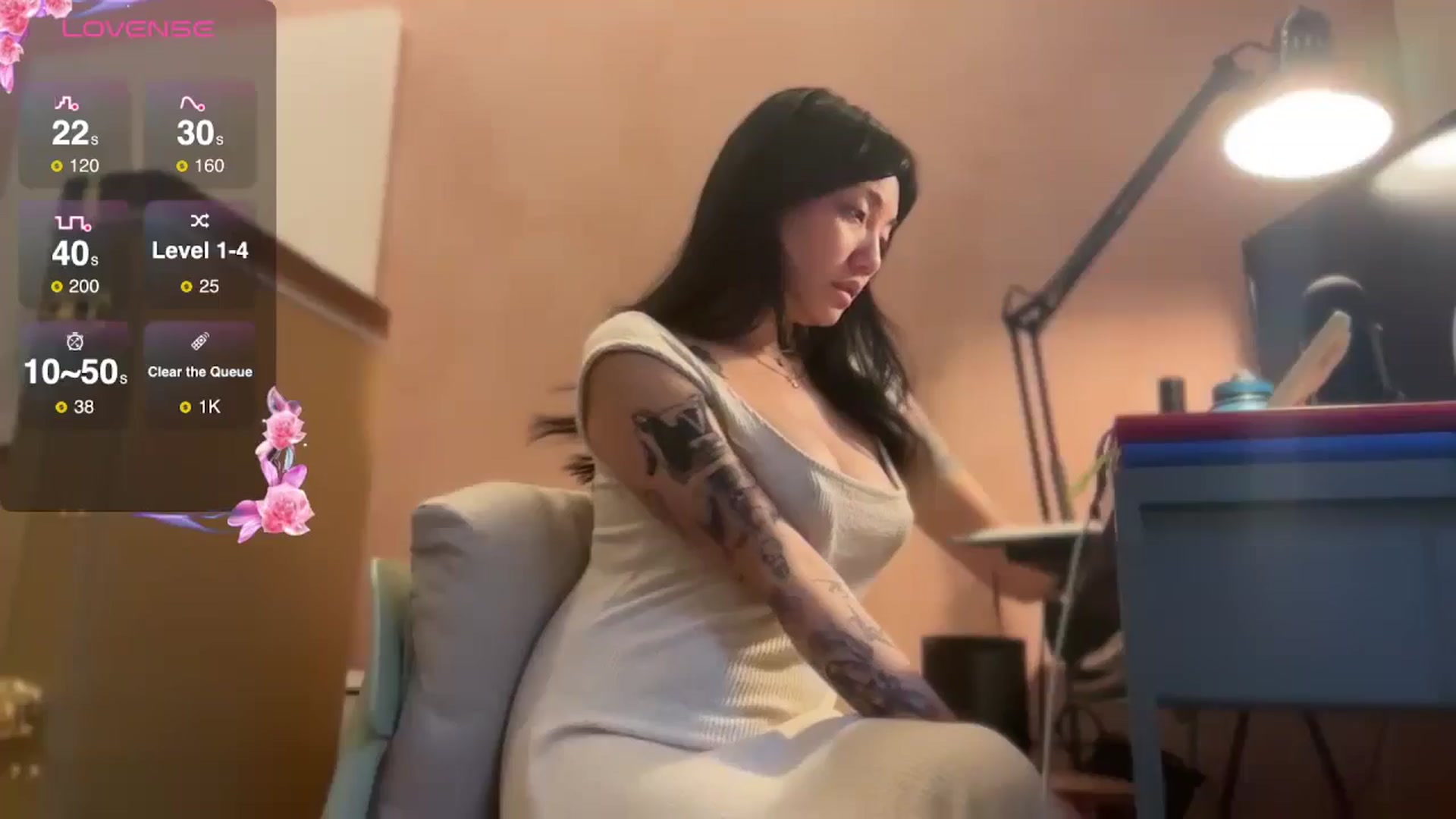 Gallery image thumbnail from luna_tsukiko's myfreecams stream on, 11/06/2024, 16:04 image 15 of 20