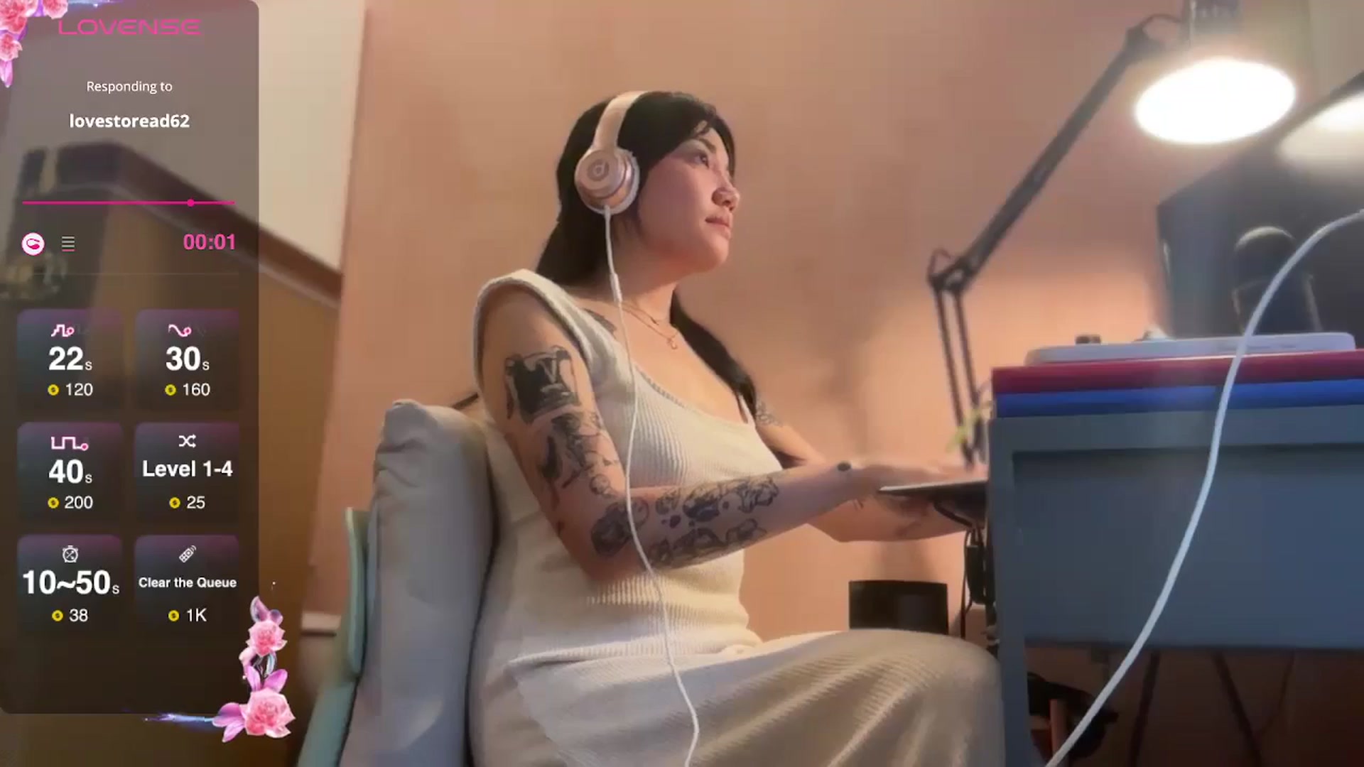 Gallery image thumbnail from luna_tsukiko's myfreecams stream on, 11/06/2024, 17:04 image 11 of 20