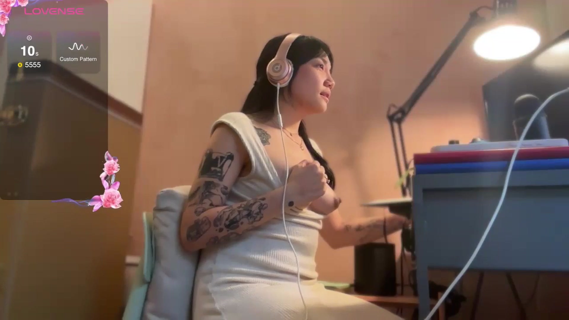 Gallery image thumbnail from luna_tsukiko's myfreecams stream on, 11/06/2024, 17:46 image 20 of 20