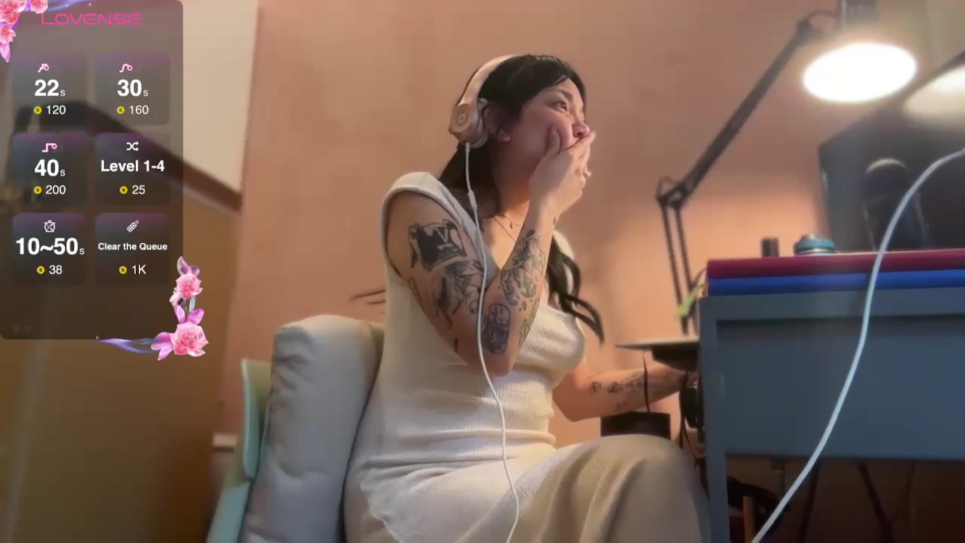Gallery image thumbnail from luna_tsukiko's myfreecams stream on, 11/06/2024, 18:26 image 15 of 20
