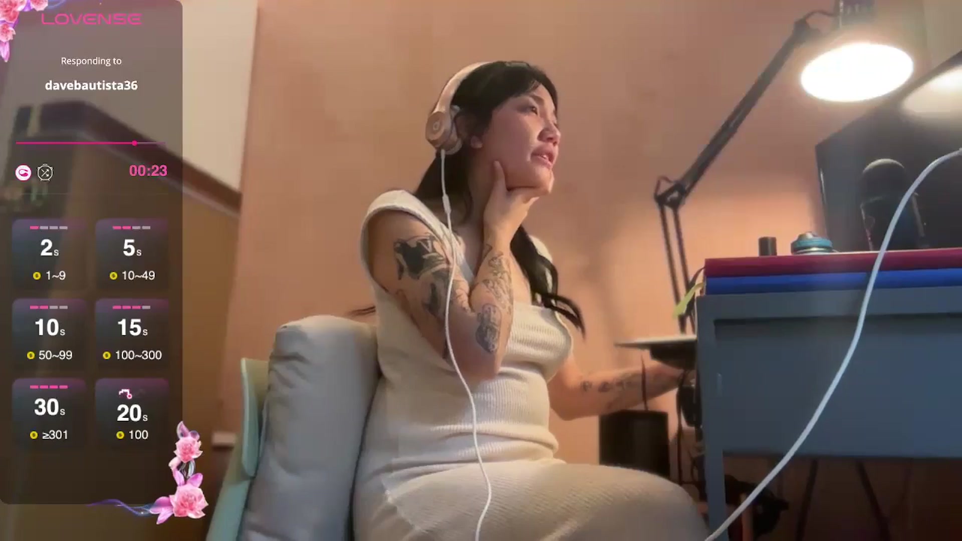 Gallery image thumbnail from luna_tsukiko's myfreecams stream on, 11/06/2024, 18:26 image 5 of 20