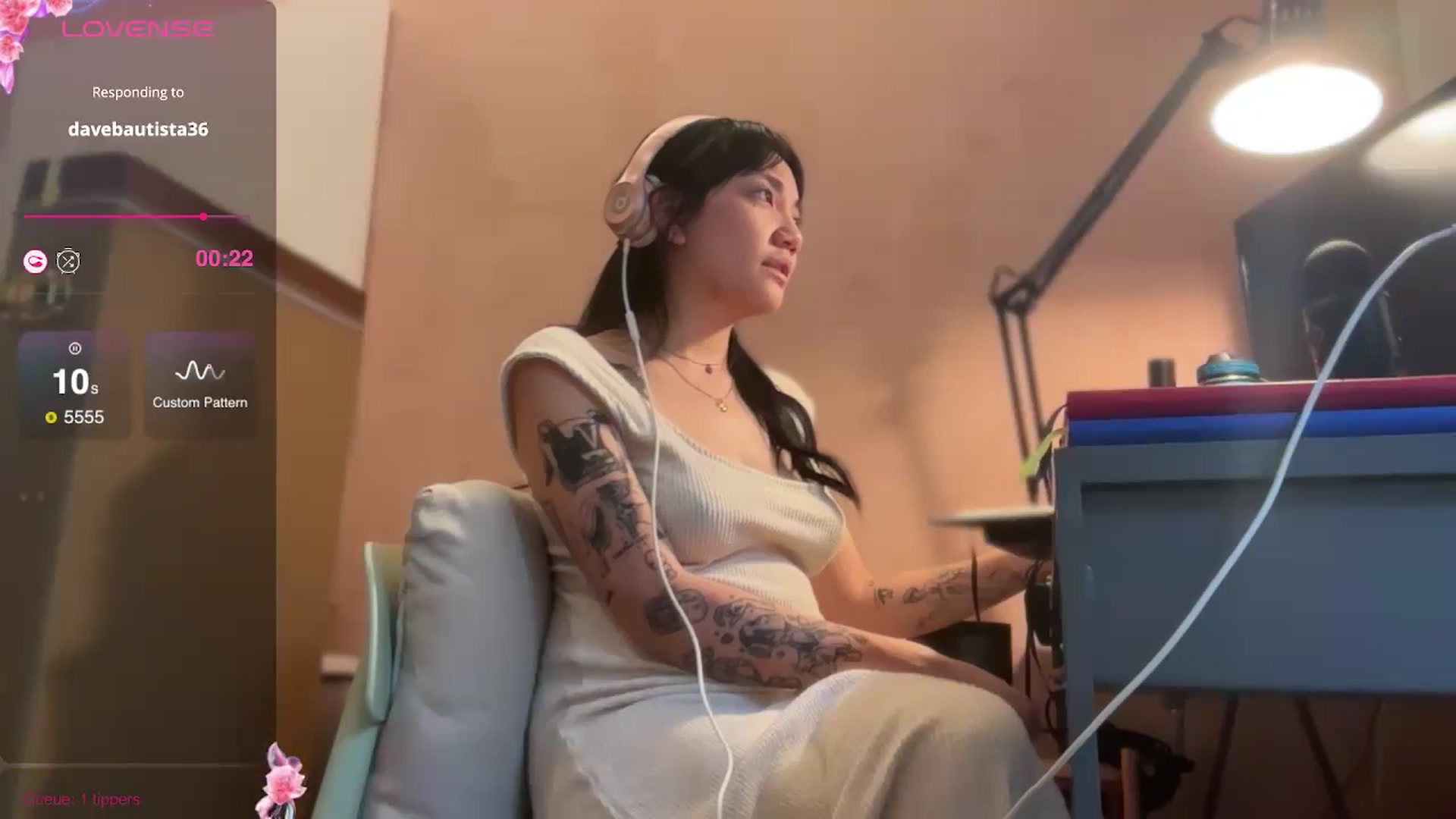 Gallery image thumbnail from luna_tsukiko's myfreecams stream on, 11/06/2024, 18:26 image 8 of 20