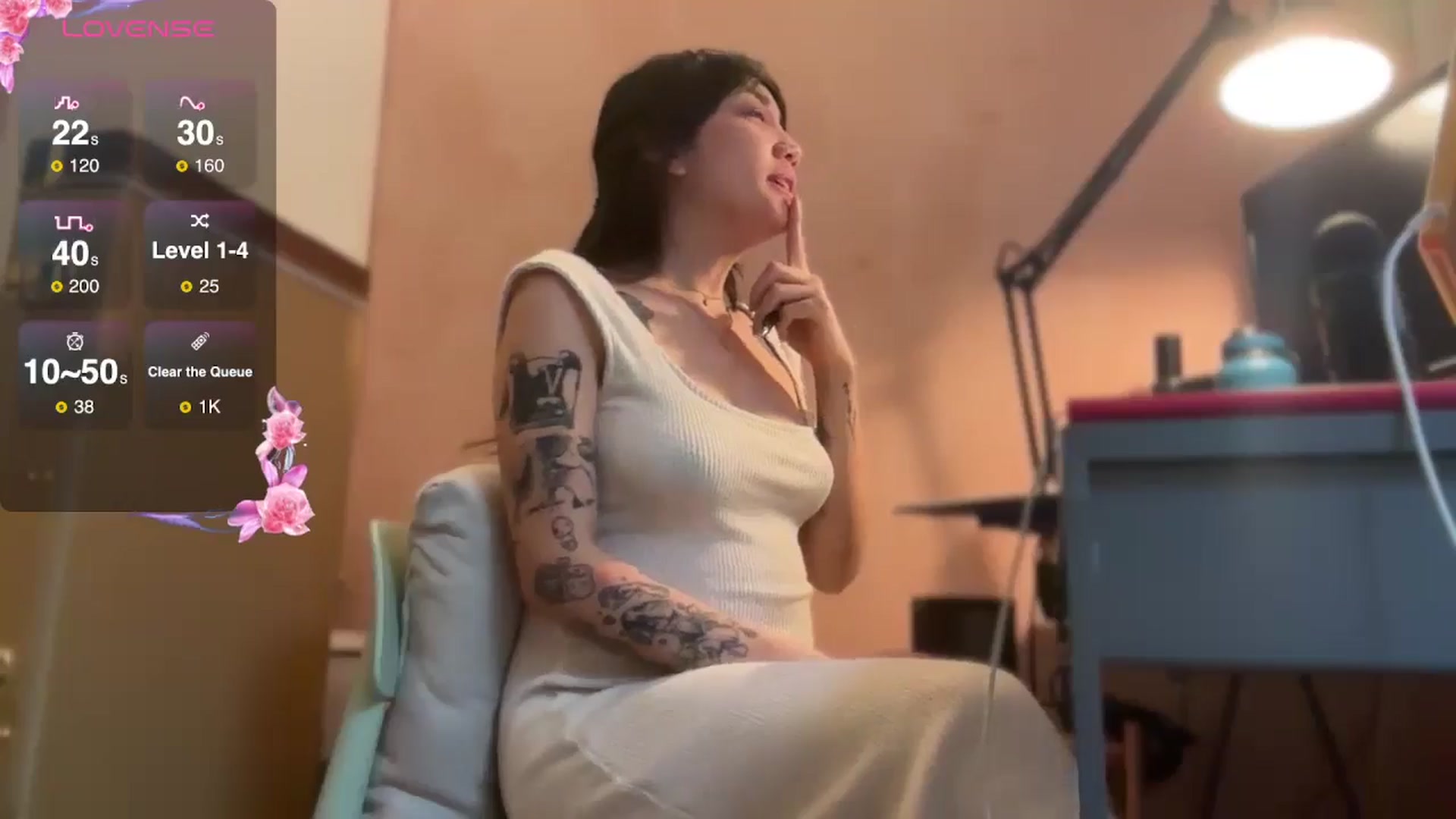 Gallery image thumbnail from luna_tsukiko's myfreecams stream on, 11/06/2024, 19:22 image 7 of 20