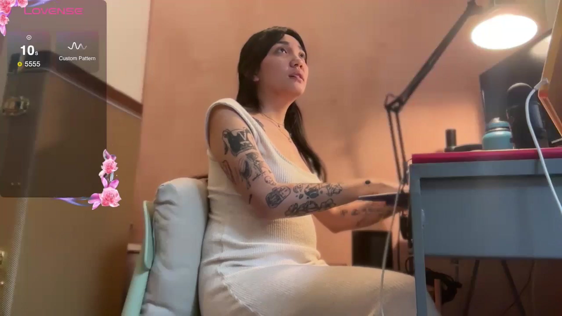 Gallery image thumbnail from luna_tsukiko's myfreecams stream on, 11/06/2024, 19:43 image 5 of 20
