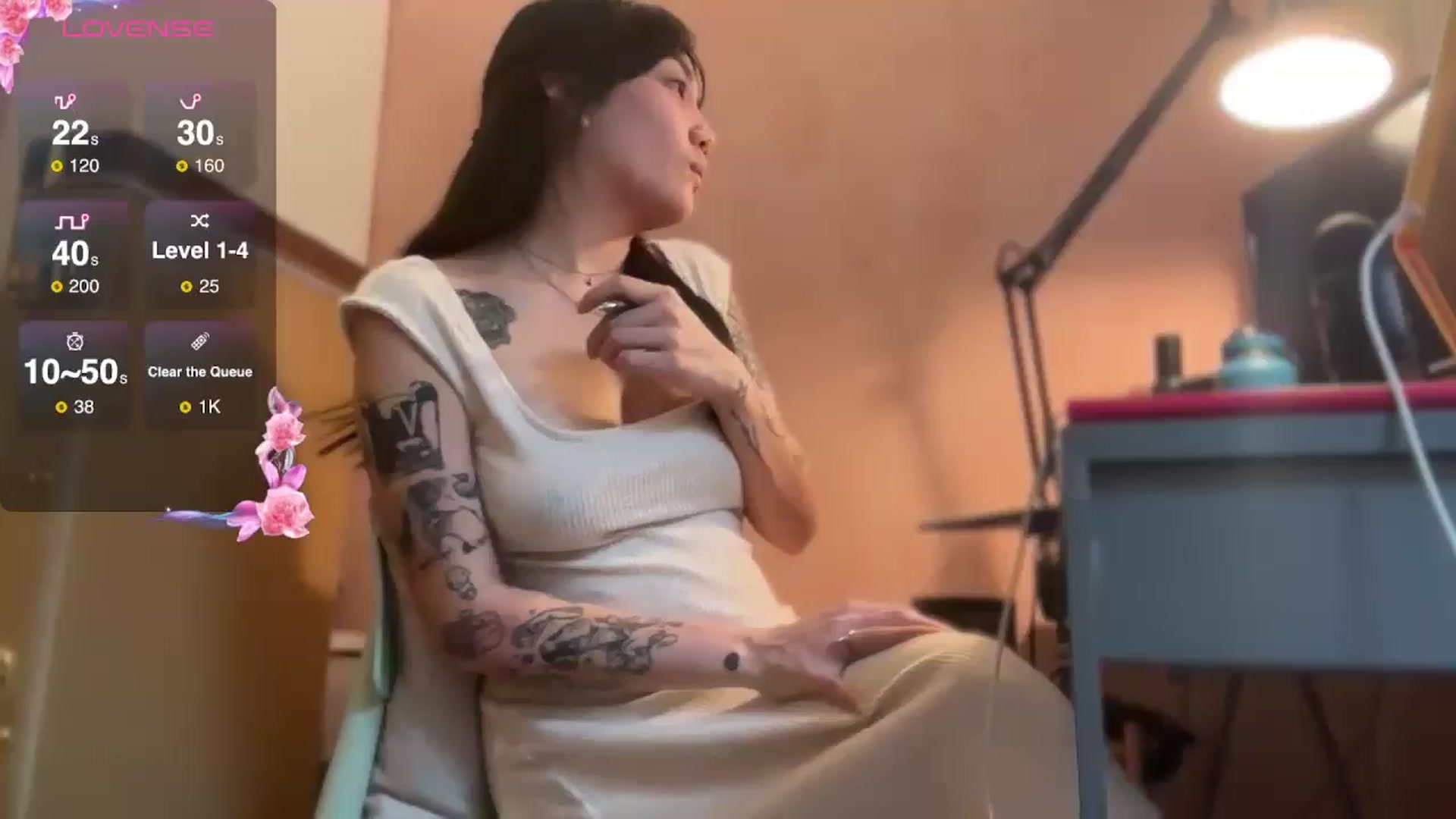 Gallery image thumbnail from luna_tsukiko's myfreecams stream on, 11/06/2024, 19:43 image 2 of 20